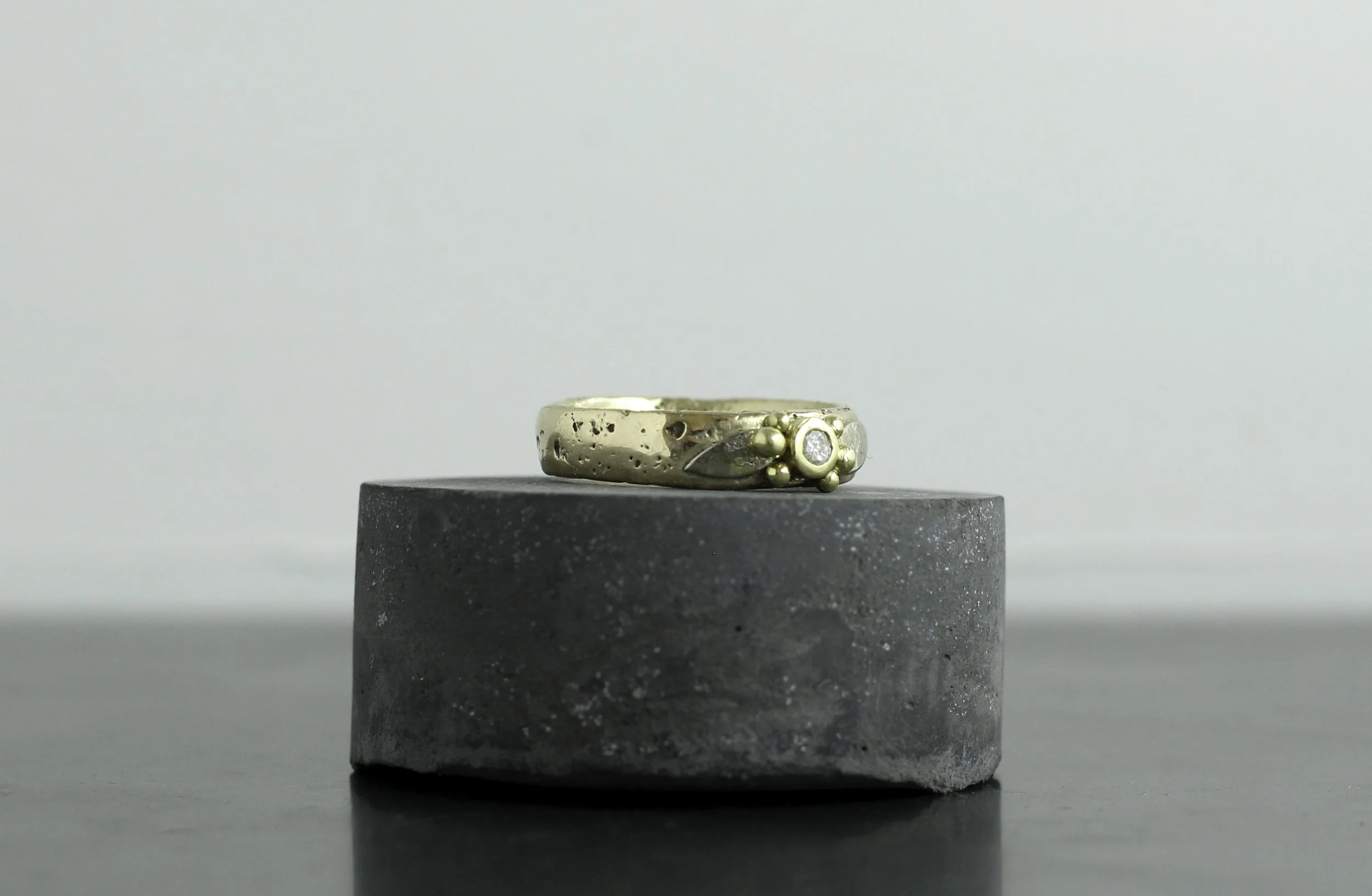 300 yellow gold pinkie.jpg