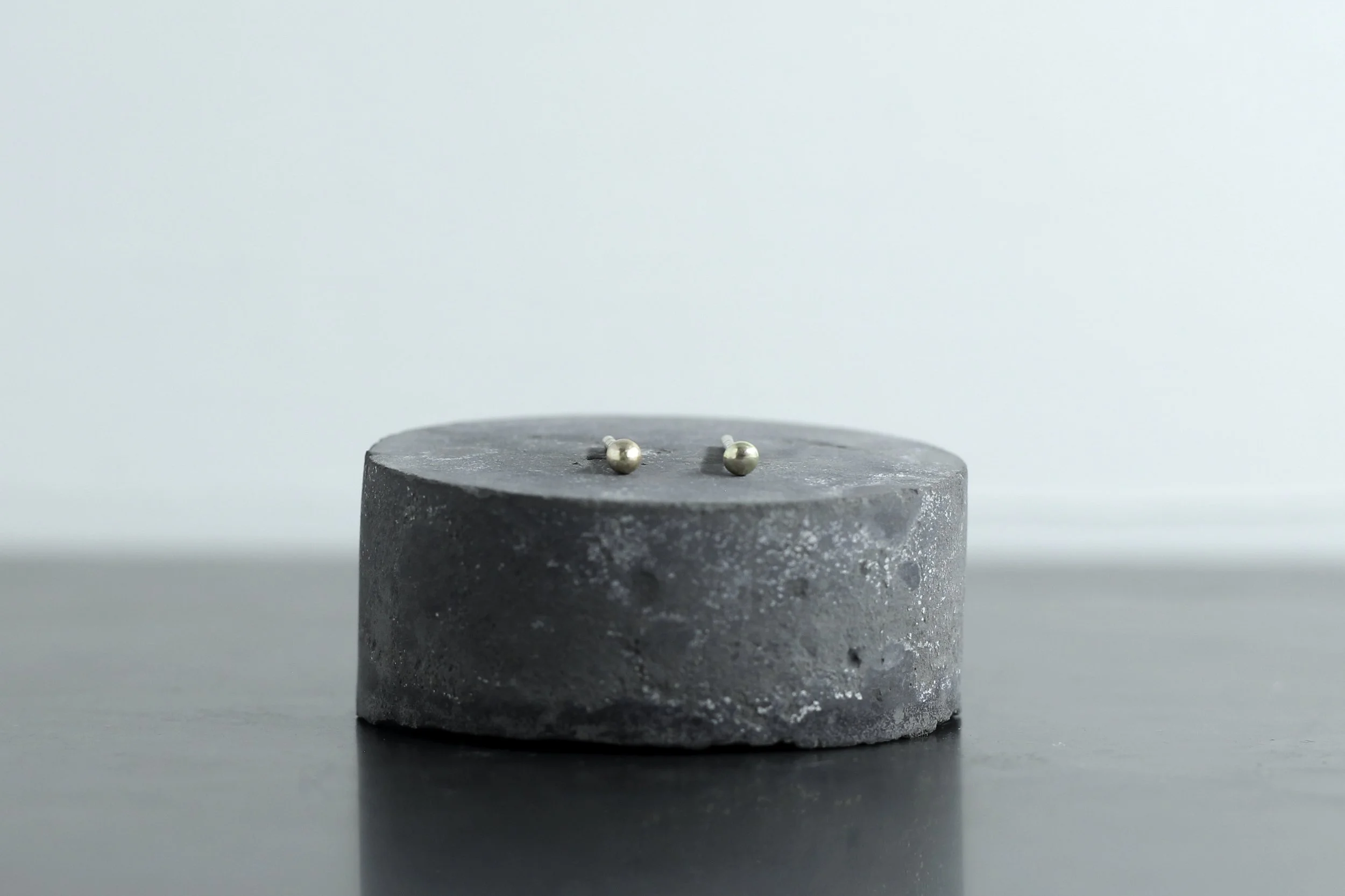 Tiny 9ct Gold Casting Grain Studs