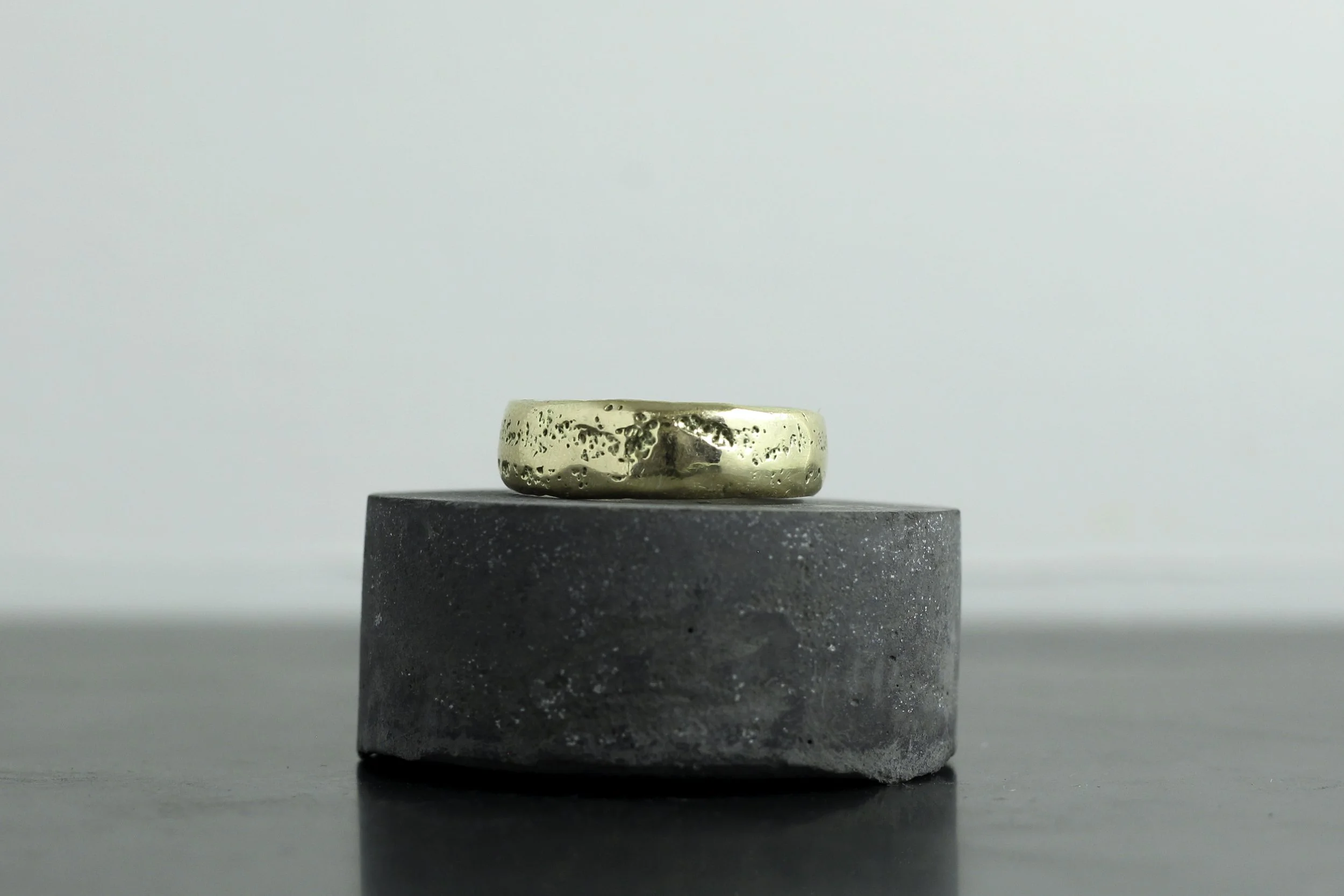 300 yg band wg leaf rg back.jpg