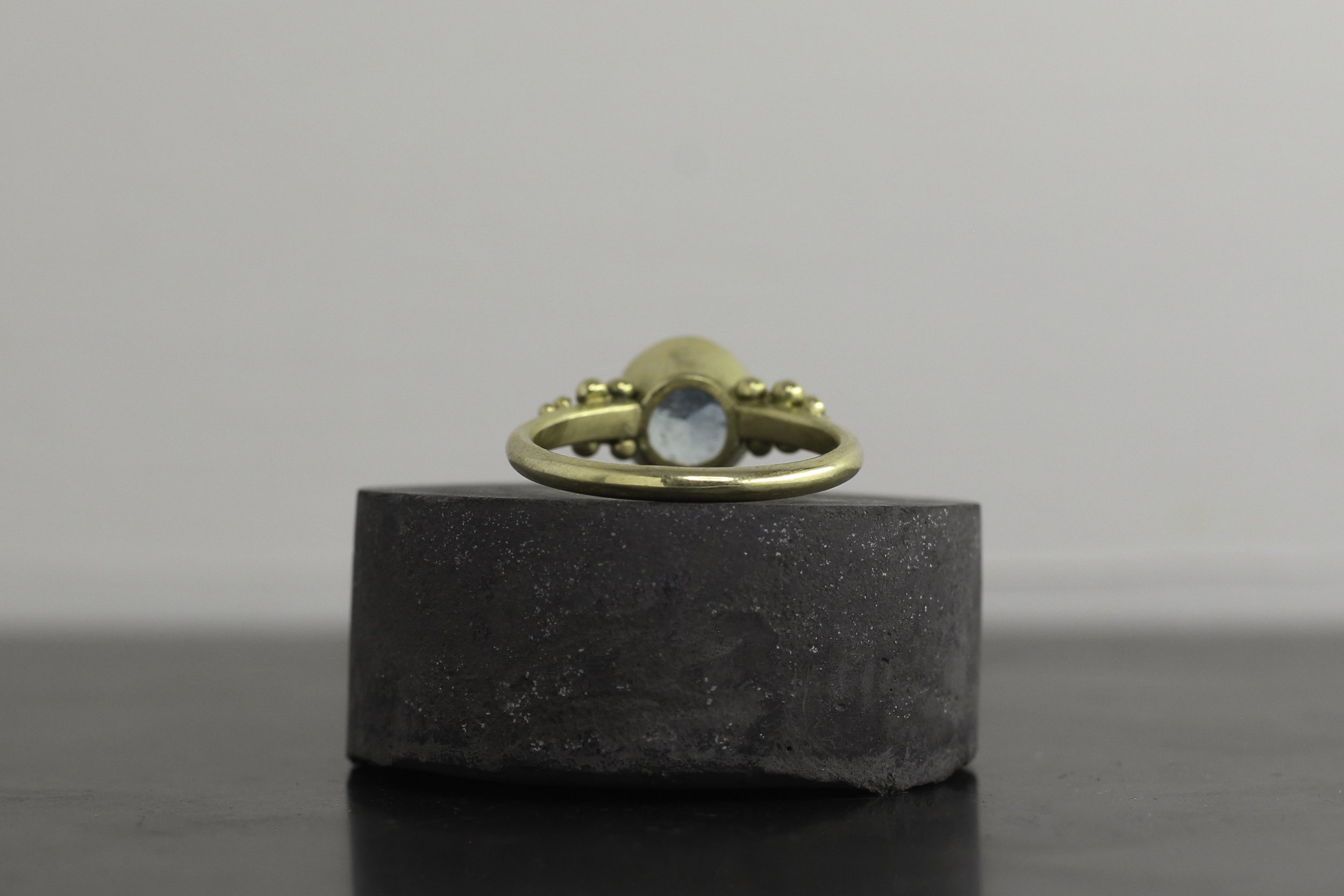 300 aqua 18ct gold ring back.jpg
