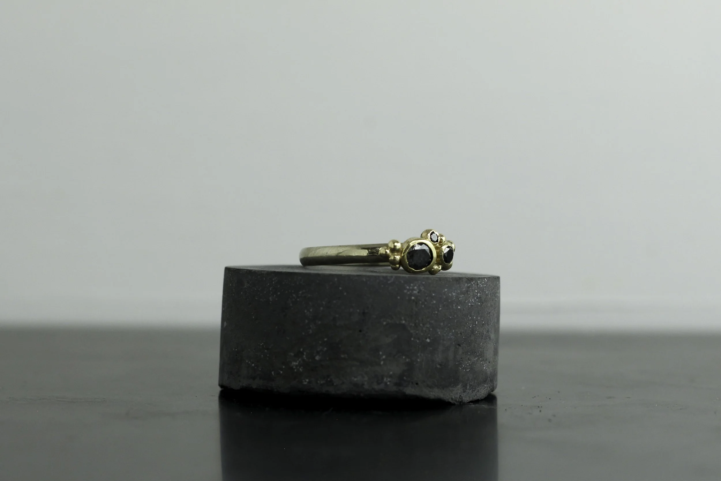 300 black diamond gold setting w band .jpg