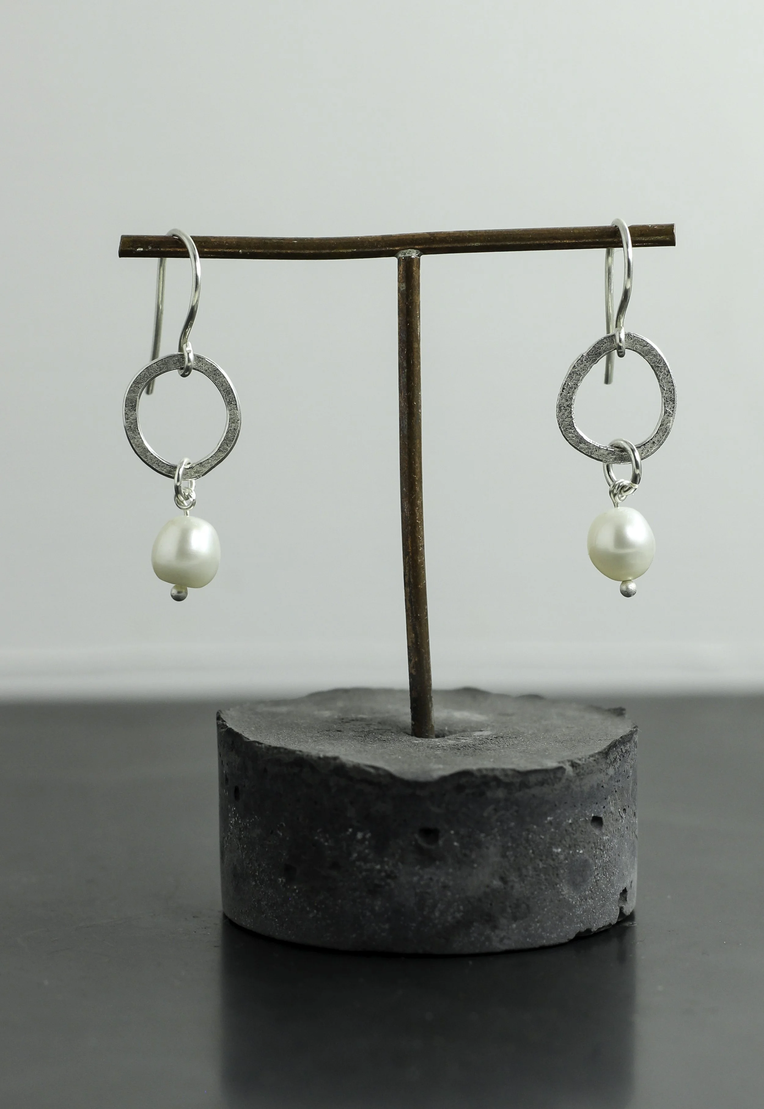 Ezili Small Baroque pearl Silver Earring