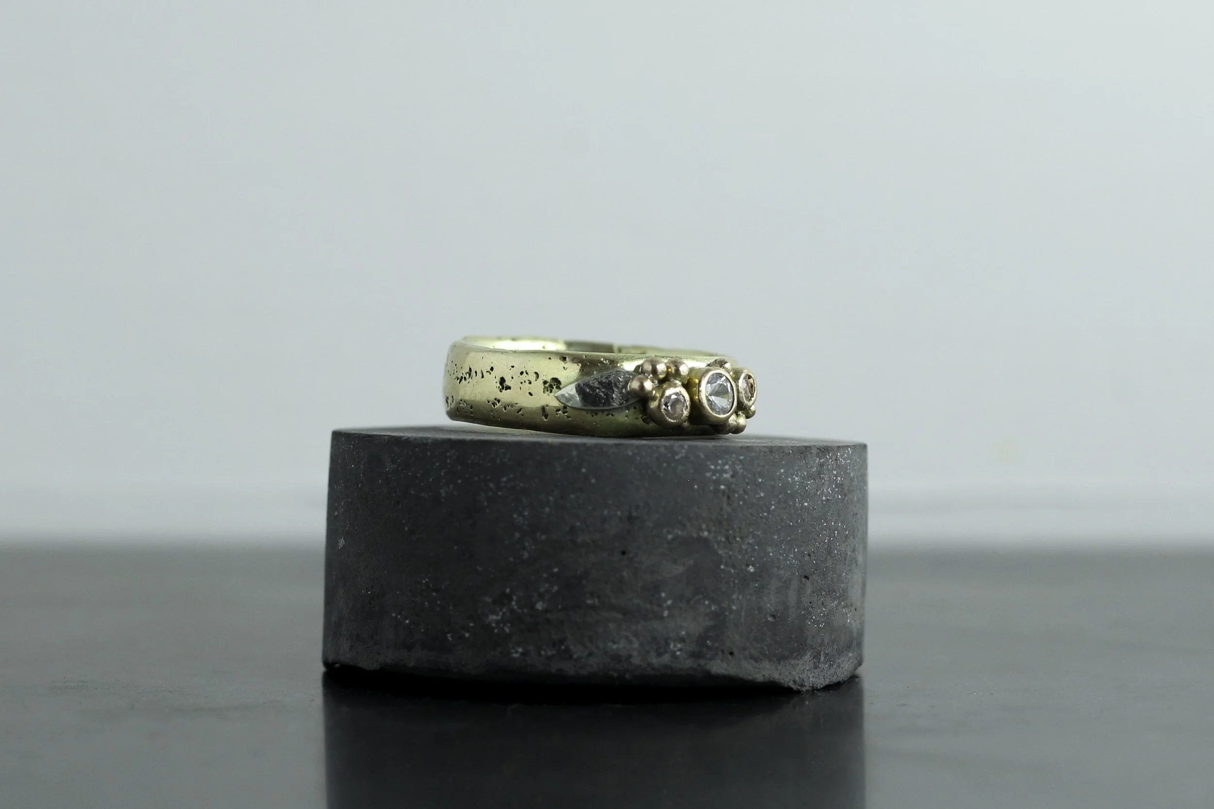 300 yg band wg leaf rg.jpg