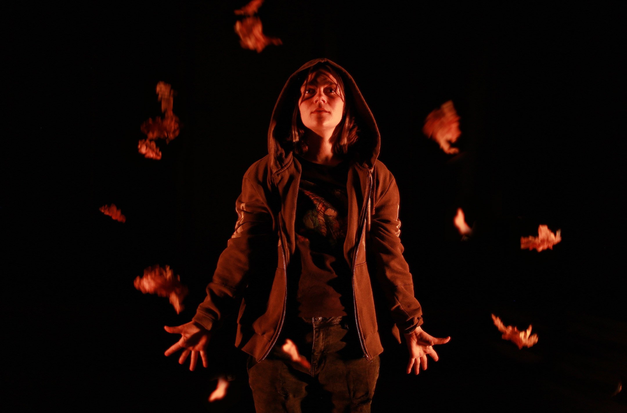 RØR MIG, RØR MIG IKKE