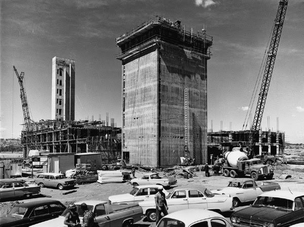 1968 006258 Albemarle under construction.jpg