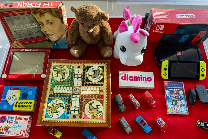3 ODMJ Vitrine Jeux 1.jpg