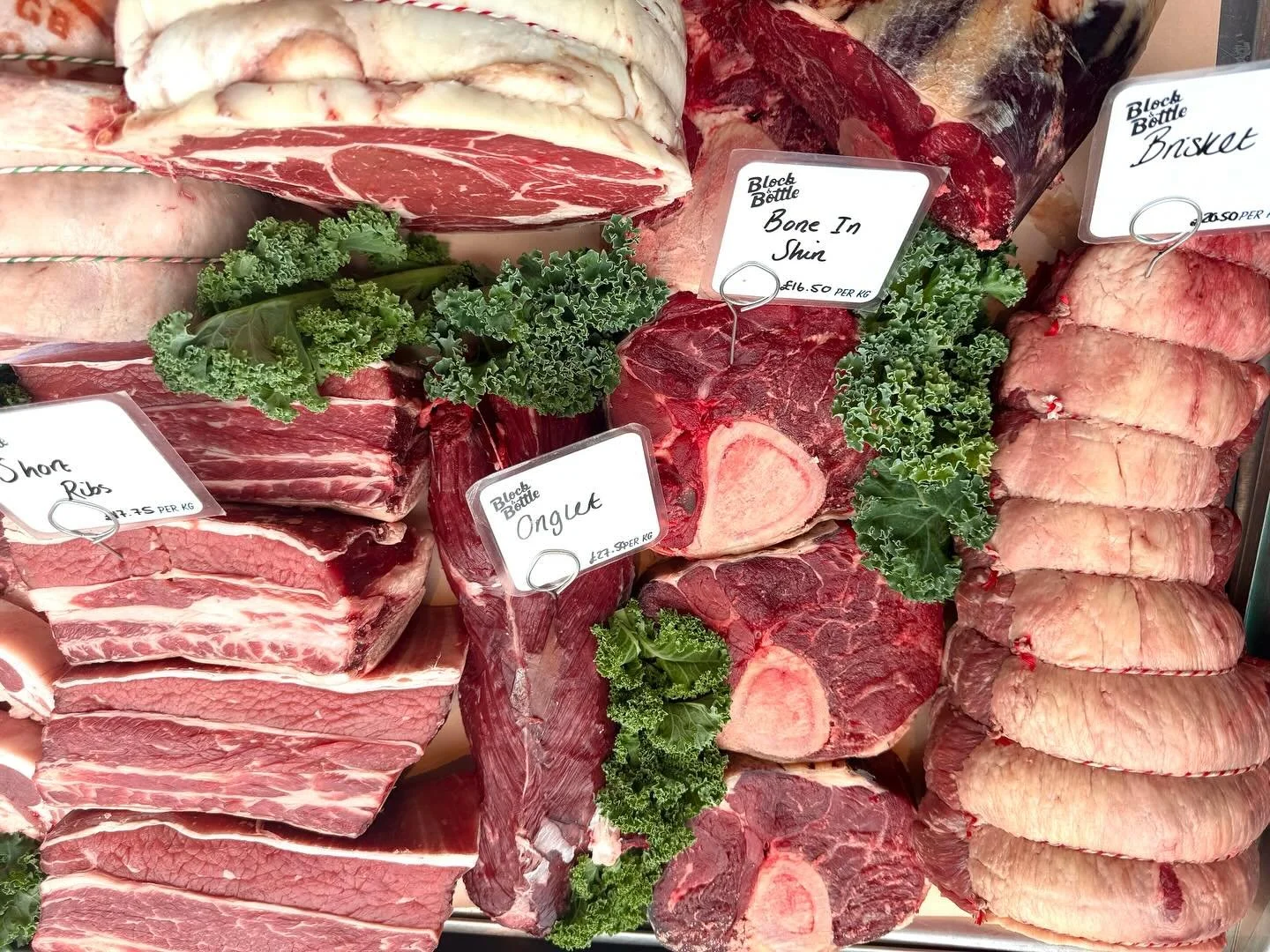 We have some amazing pork and beef in this weekend - from braising cuts to steaks🥩, and some Highland beef roasting joints. Pop down to the shop to grab yours, open until 5pm today (Saturday) 🛍️🍖 

#meatbeerlife
