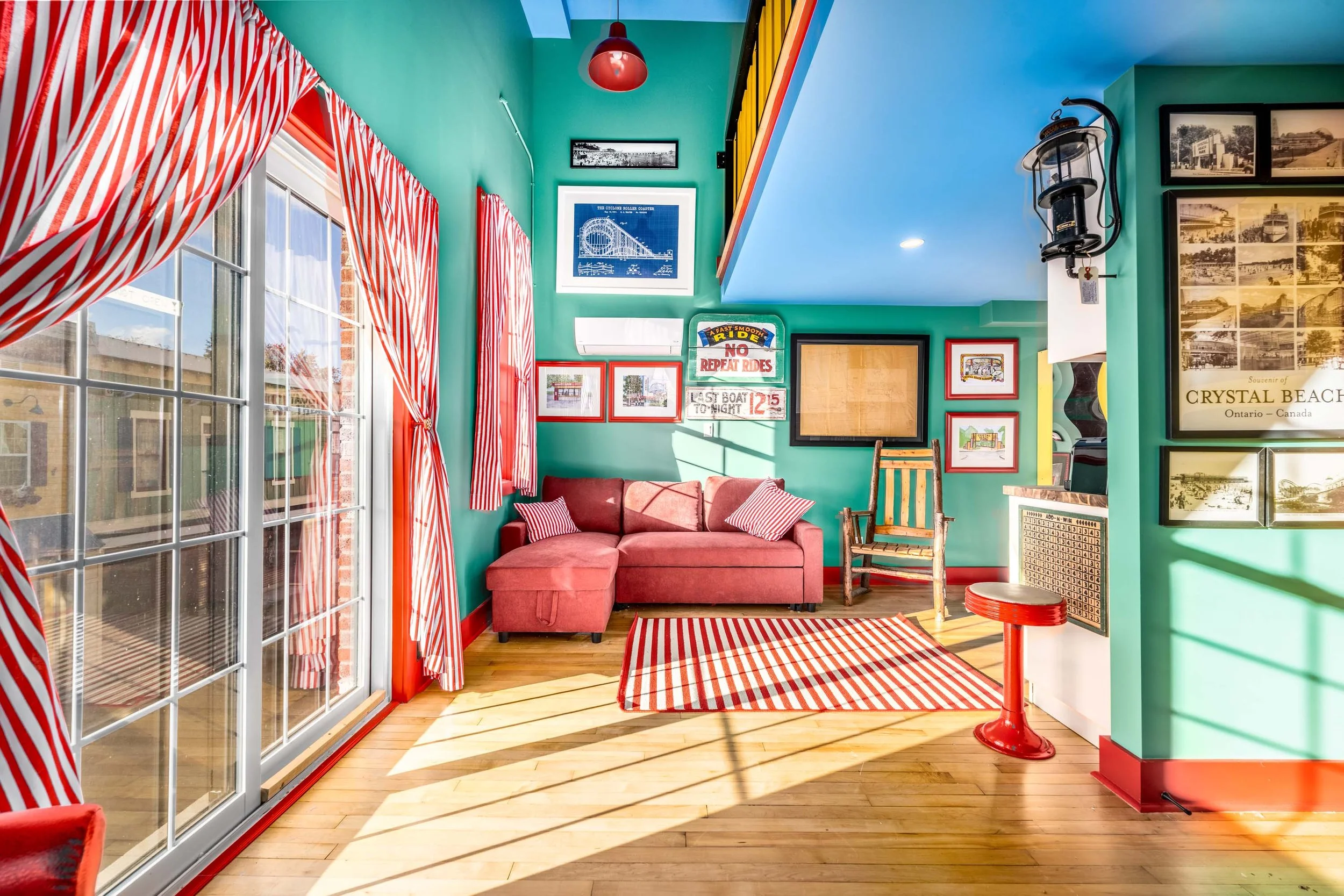 Crystal Beach Amusement Park Room — Hotel Philco