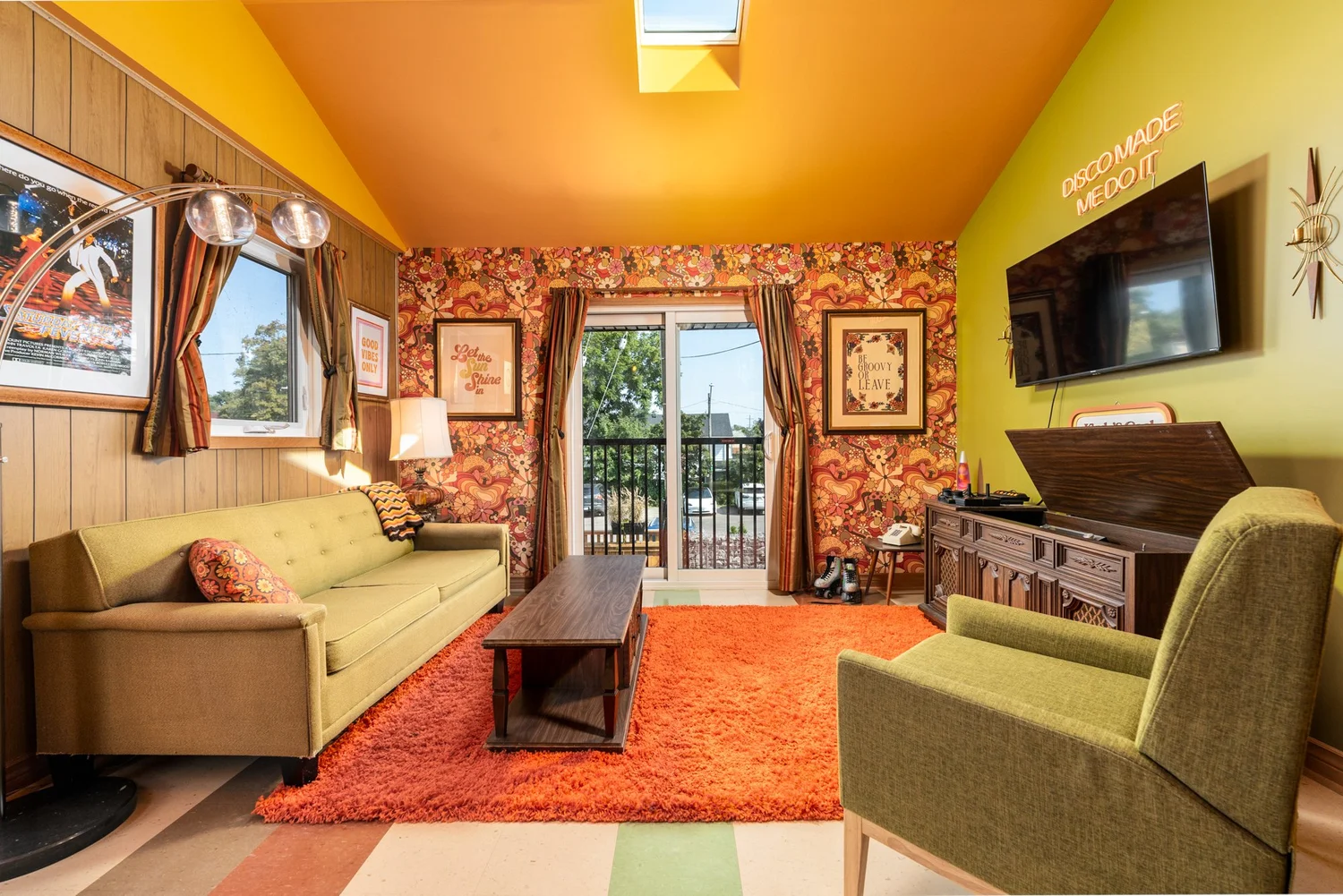 Retro Room — Hotel Philco