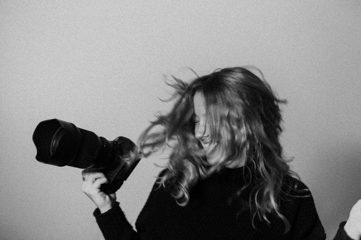 It matters H O W you photograph someone&hellip; ✨📷

We have all had that experience that has made us want to crawl within ourselves and bolt right out of there&hellip; it&rsquo;s an awful feeling that you don&rsquo;t want to have again. 

We also ha
