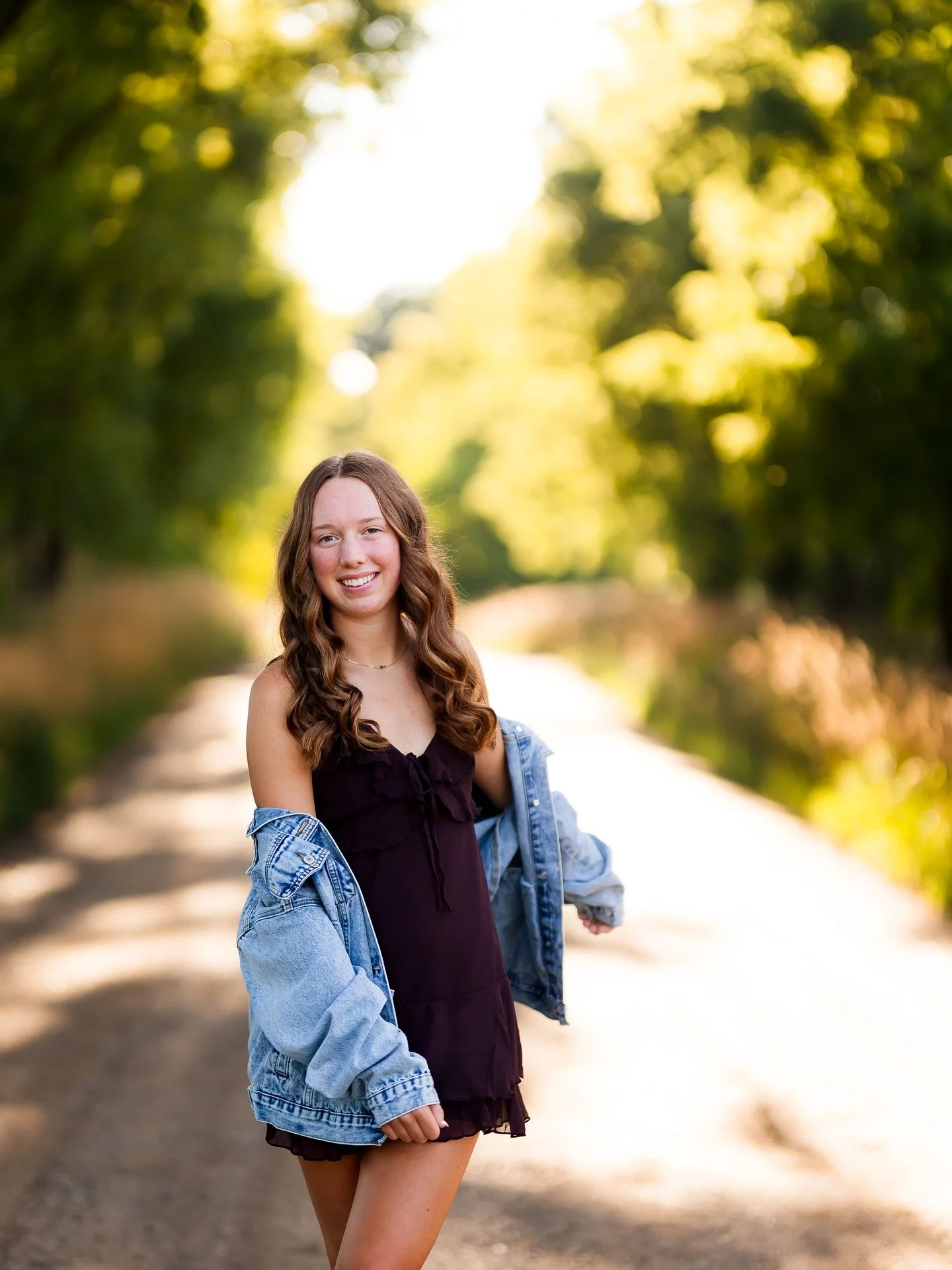 hiiiiii from this gorgeous gal @audrey.lange13 &mdash; soooo fun photographing her!!!! 🫶🏼📸🤩
