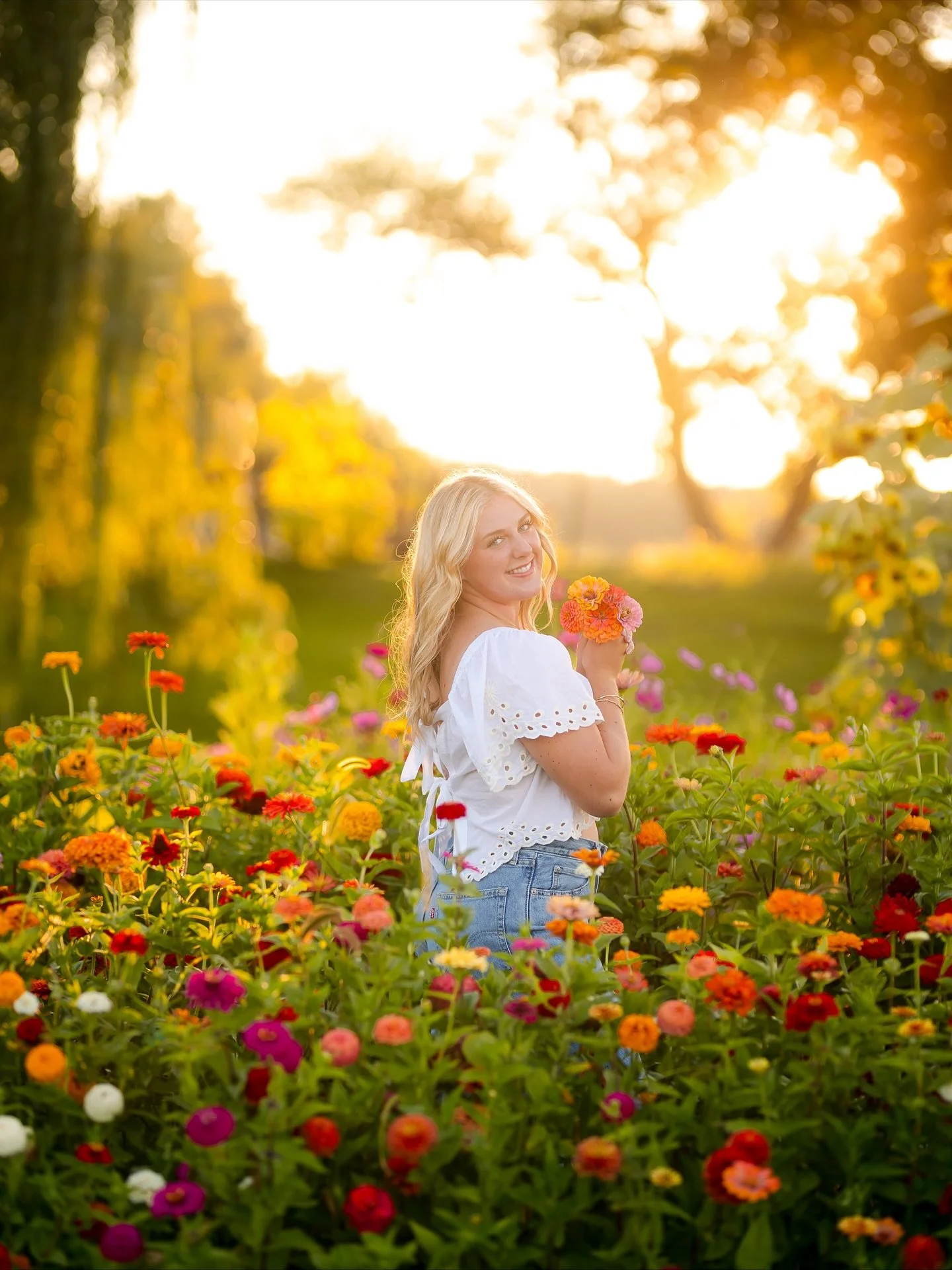 so obsessed w/ @swanieee2 senior photos &mdash; ahhhh so stunning ✨🫶🏼📸