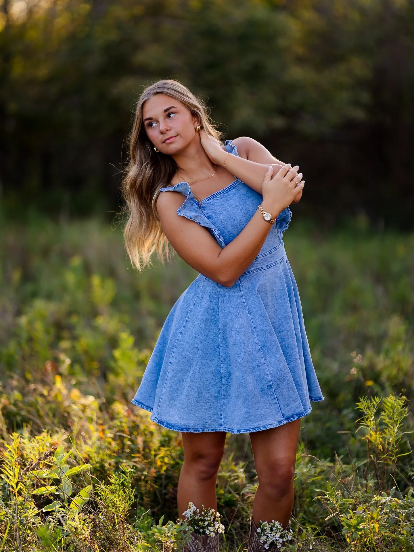 ahhhhh my @b.matzke8 gal &mdash; loveeee her second set of senior pictures 🫶🏼✨🌞