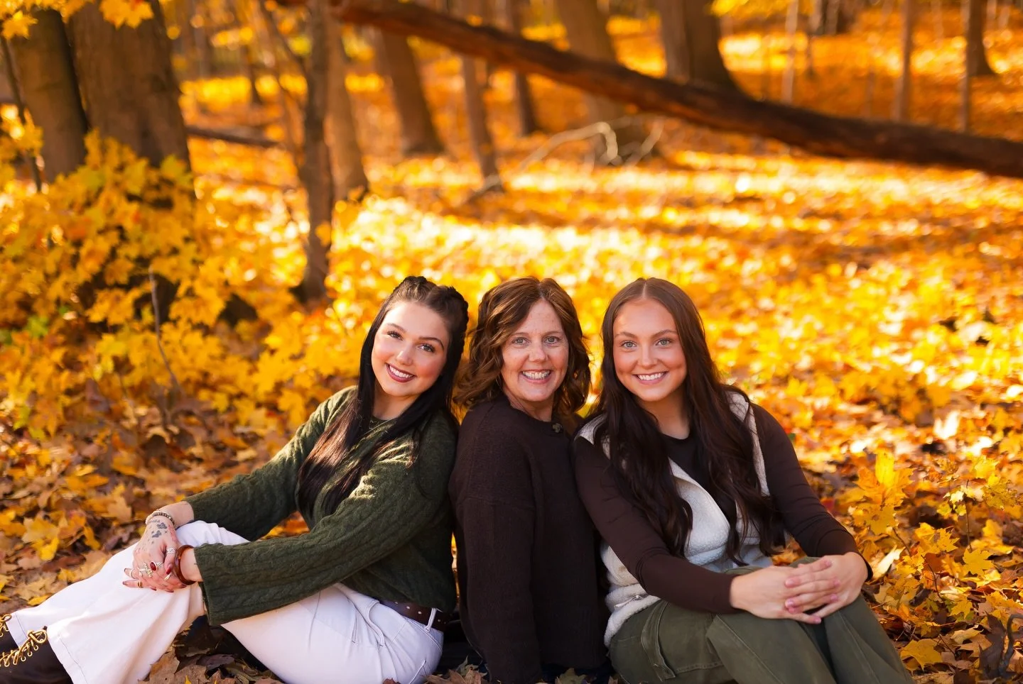 My favorite ladies back w/ our fun fall shoot! I can hardly stop laughing when I am with these gals! 💛📸