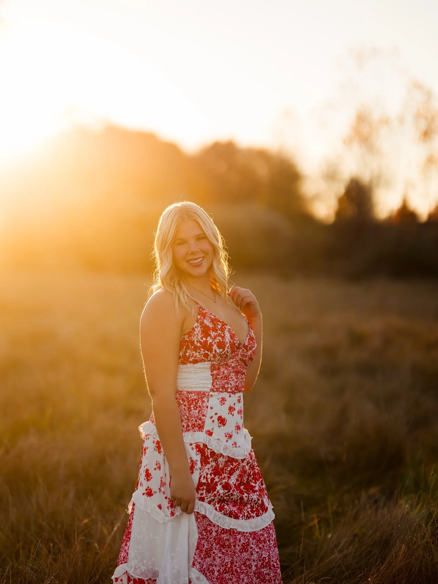 all the gorgeous glowy goodness for my gal @collinsady_21 senior session &mdash; loveeeee this girlie!!!! 🌿🍓✨🫶🏼😍