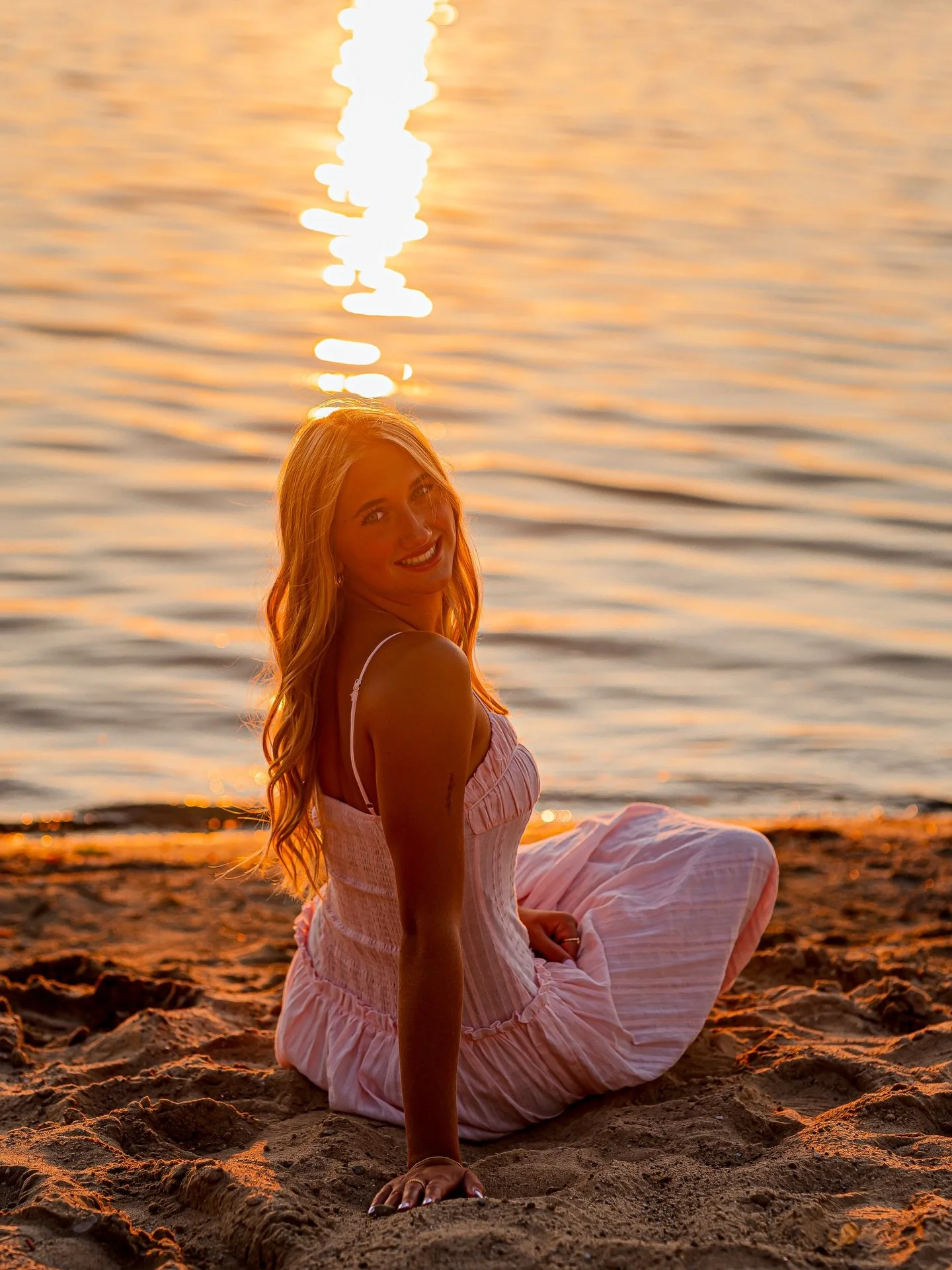 gorgeous sun, gorgeous senior, gorgeous evening &mdash; so excited for all my senior sessions to come this summer!!!! @laurenseeley 🫶🏼✨🌊