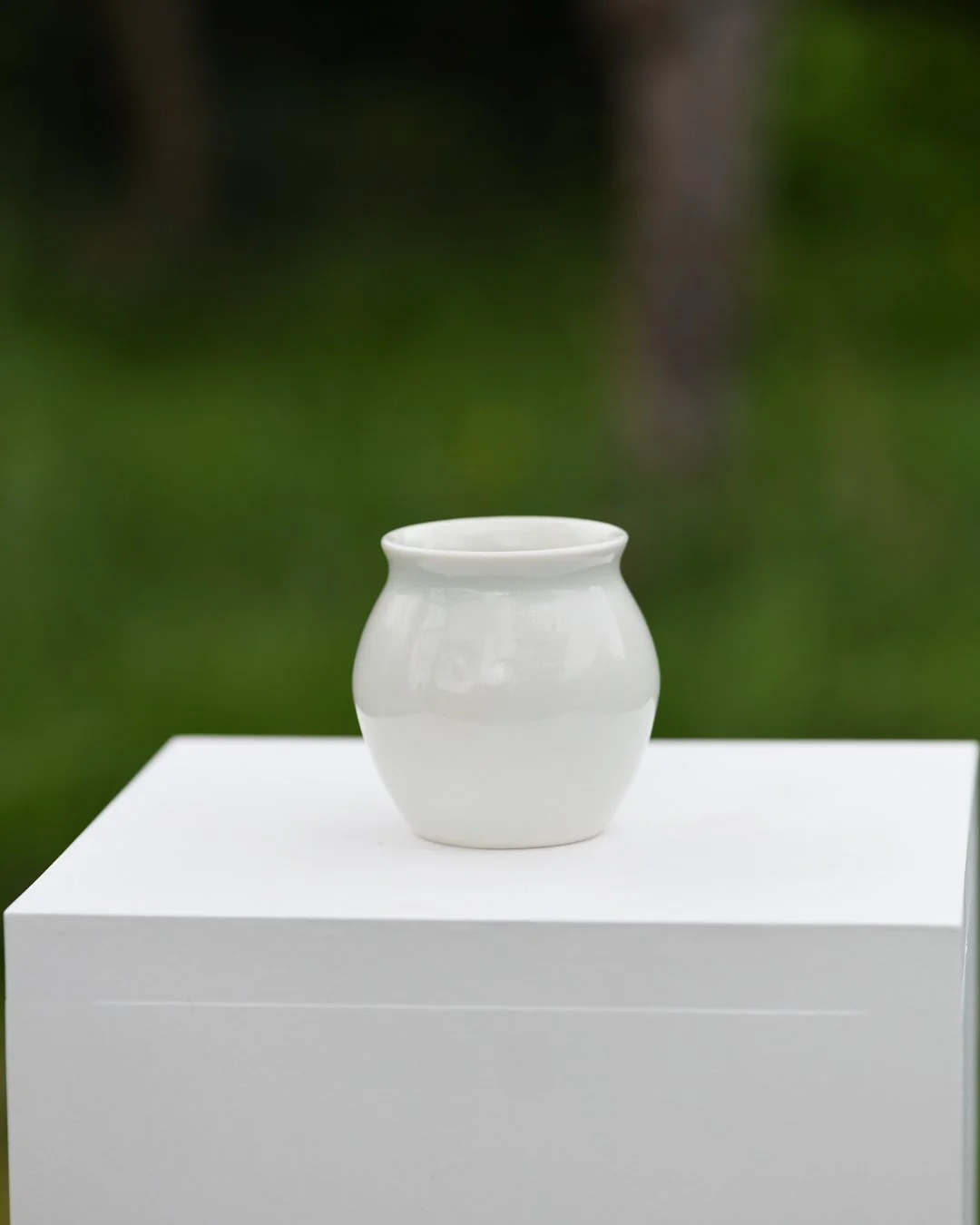 Next Tuesday 28th April at 8pm BST I'll have a small collection of special new pieces available. They've all been made in porcelain rather than my usual stoneware clay. 

I've glazed them in two glossy glazes, one very pale green and one dark green. 