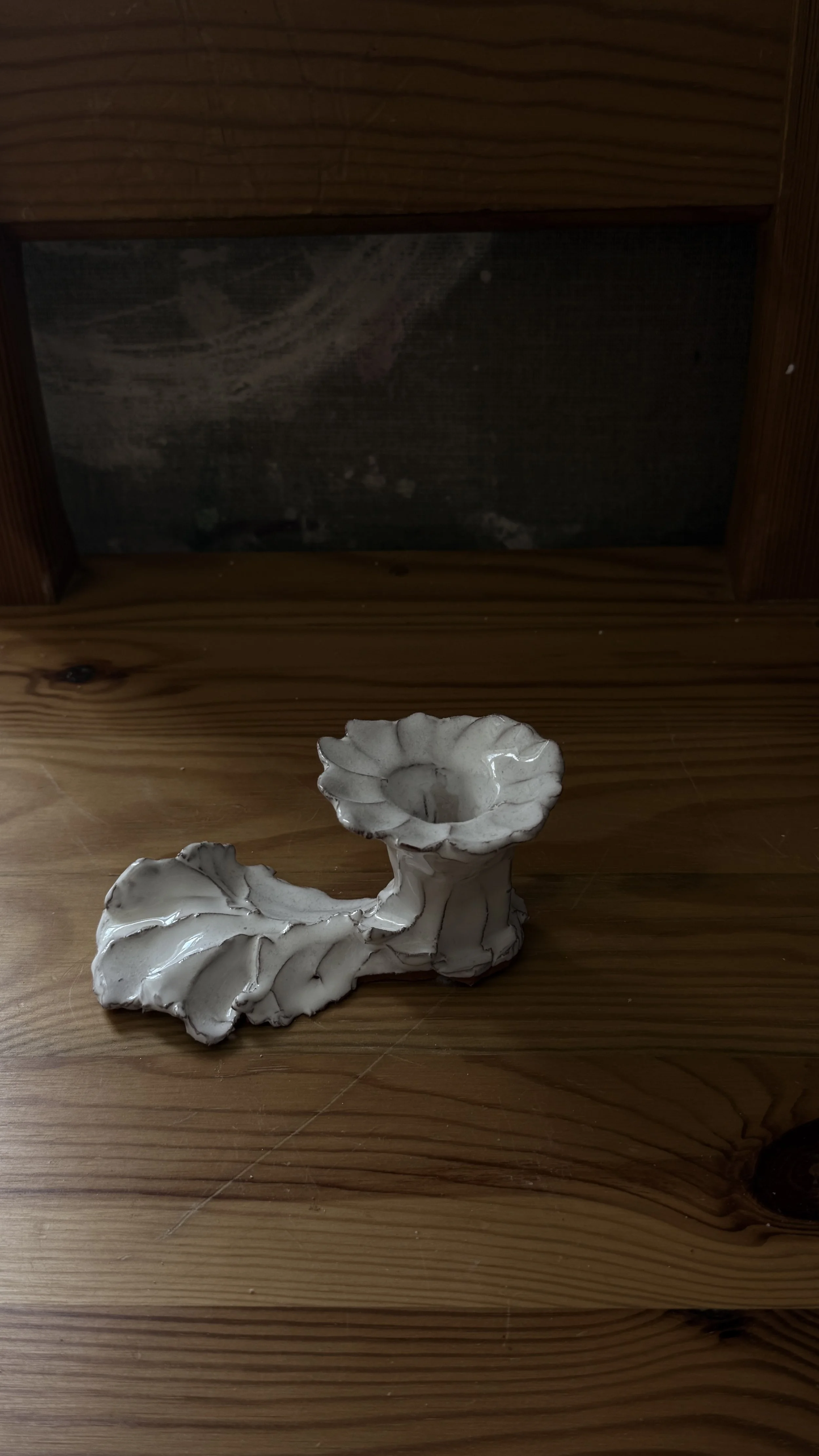 Small leaf candlestick