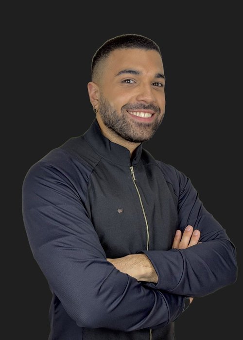 Od. Johny Martinez, área de ortodoncia y estética dento-facial, en Pineda Dental Studio, Recoleta, CABA.