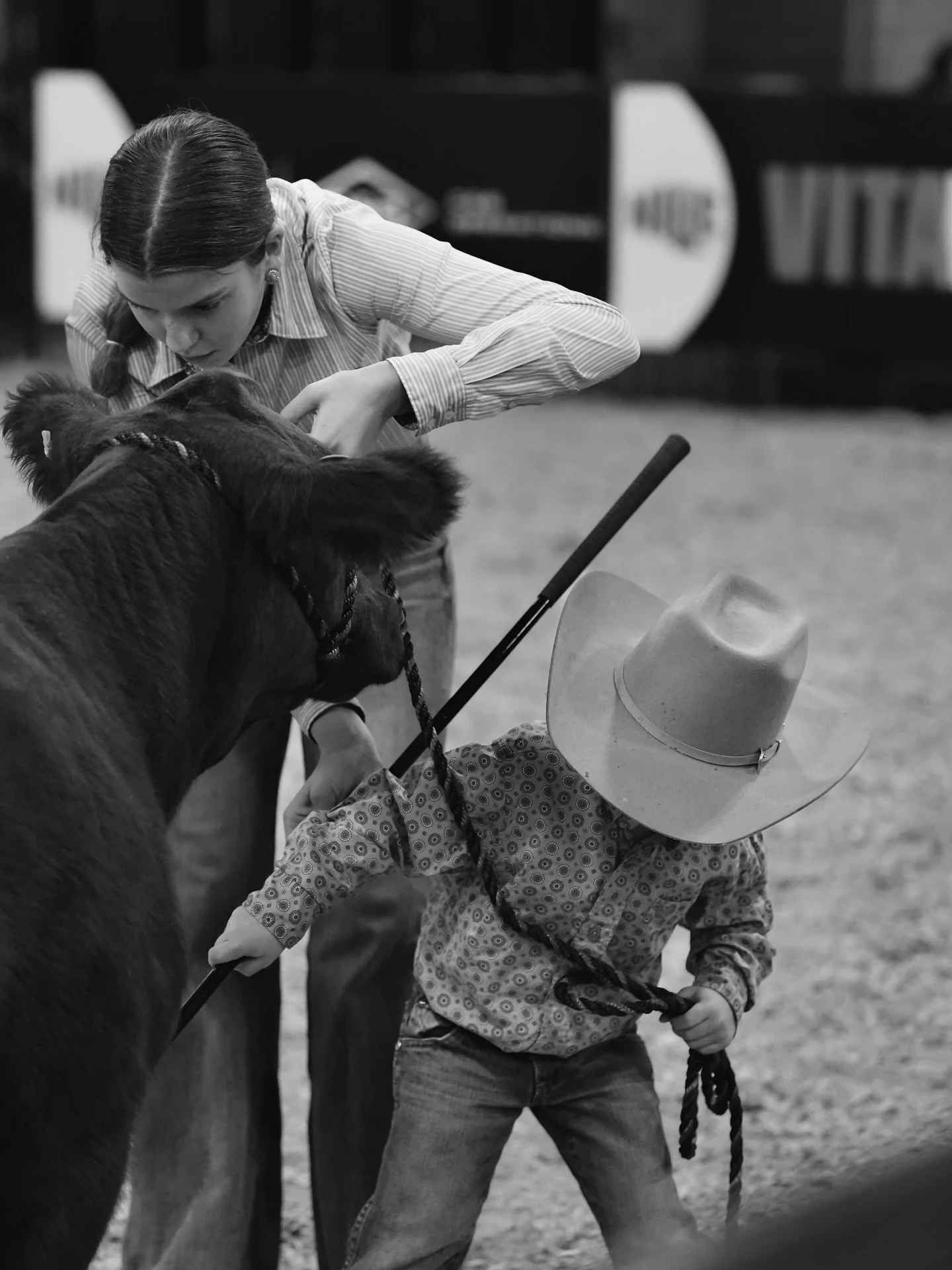 Reminiscing on the last few days ❤️ Very thankful for some of the best friends to help us out! Always fun to visit with others in the breed and make new connections in the industry. So many memories made! Thank you @hennessy_livestock_promotions for 