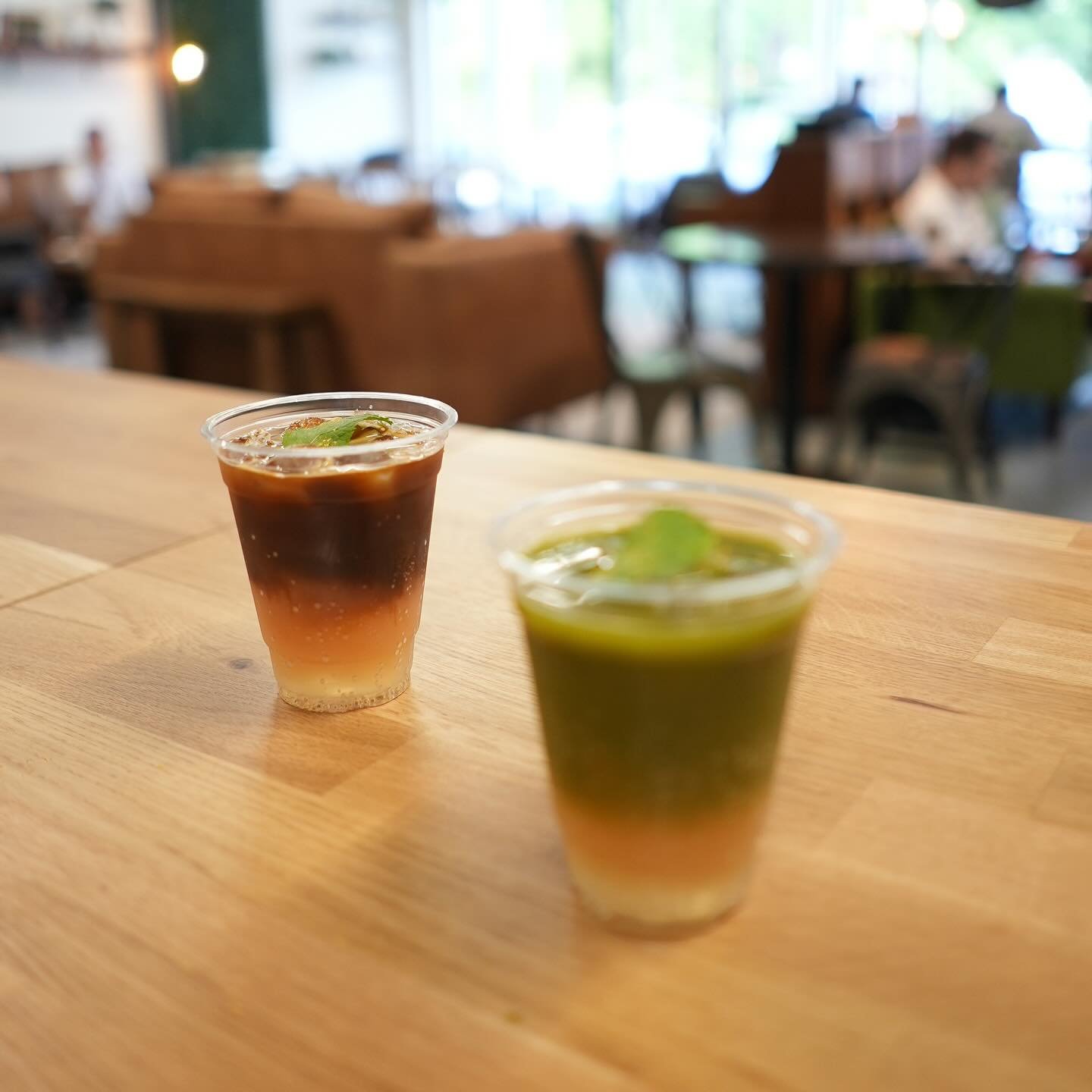 Meet our new favorite drinks&hellip; maybe they can brighten up this dreary week. 🌦️

AMBER SUNRISE 🌅 

A layered sparkling Americano with house made salted honey syrup (infused with a hint of mint) &amp; a splash of grapefruit juice.

HONEY GROVE 