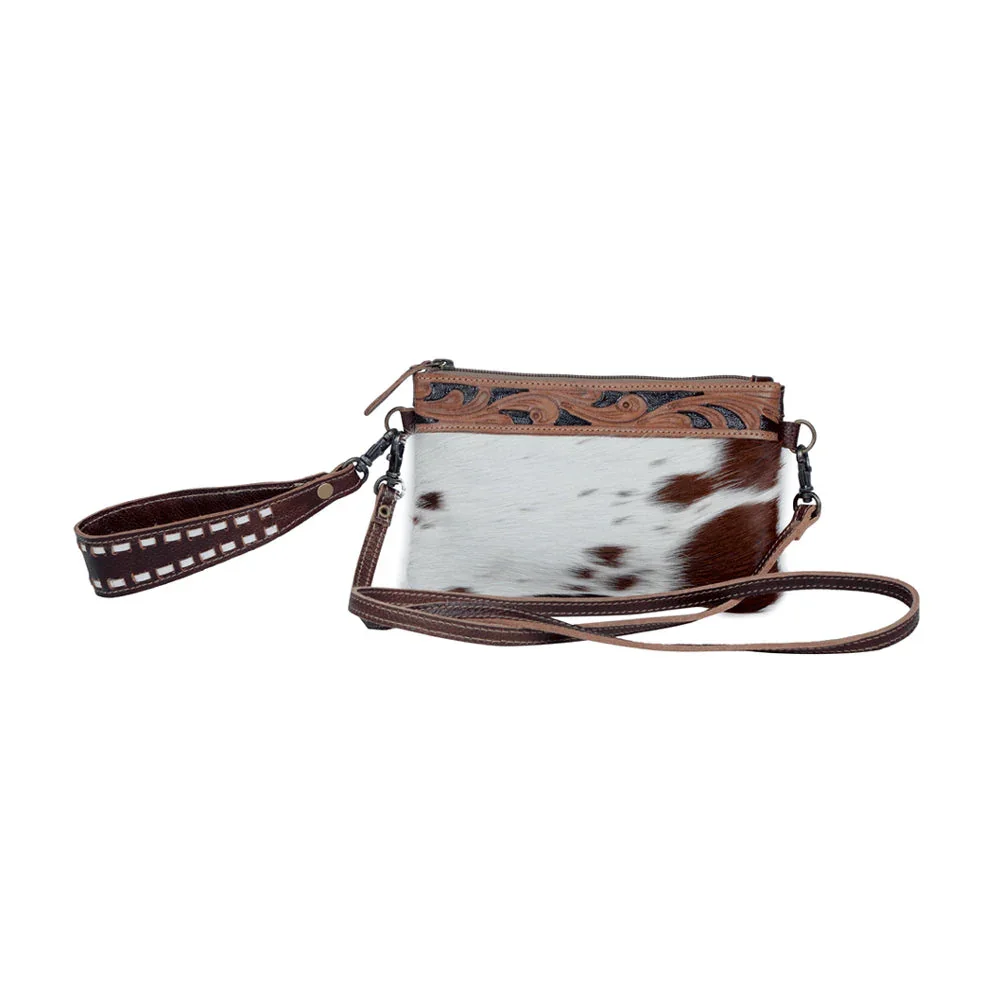 Streaks Delight Belt Bag 2.webp