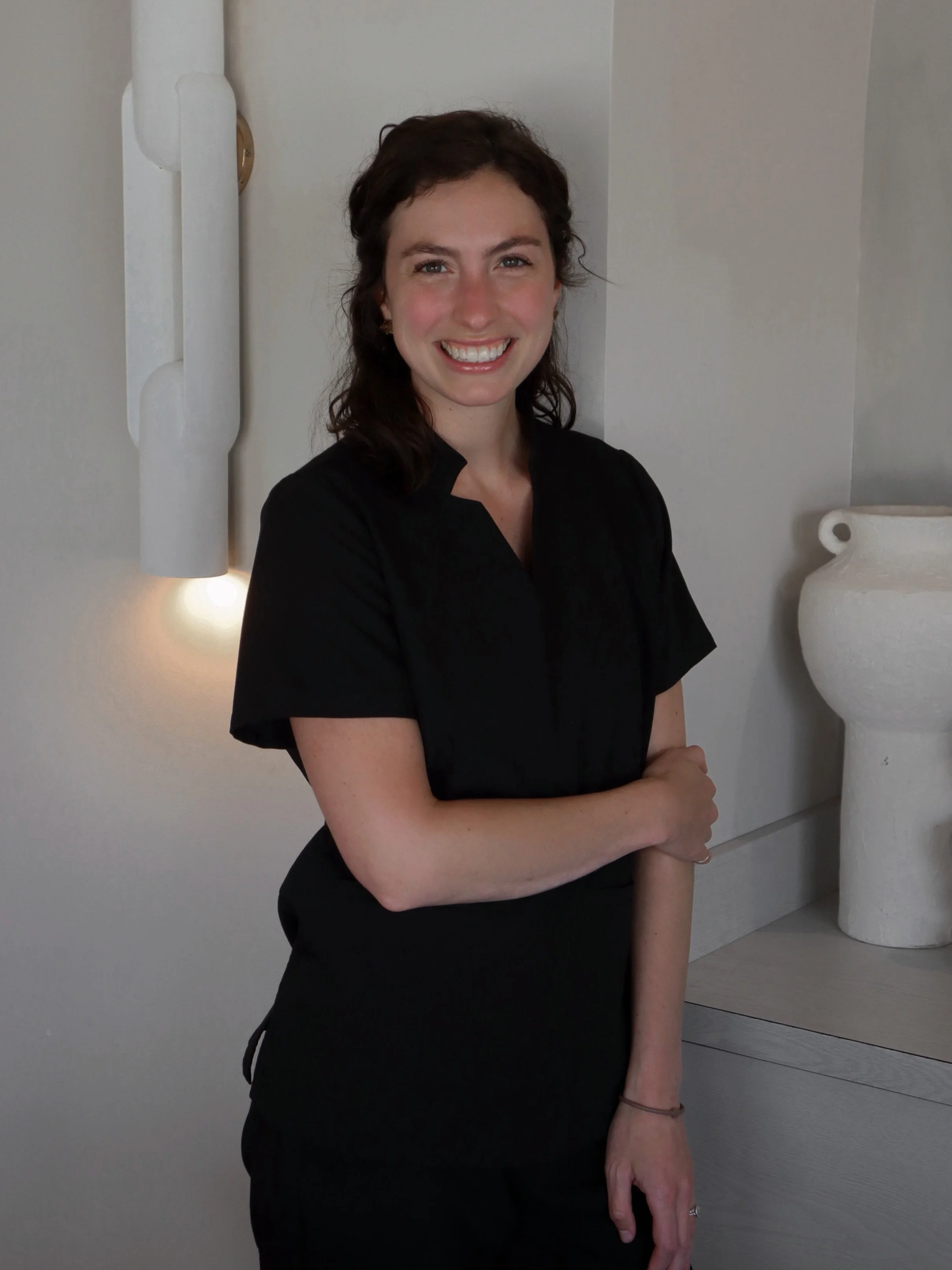 EXCELSIOR: MEET CLARA 🤍 

Clara, owner of BellaFace - graduate of the Aveda Institute in 2012, she spent 10 years specializing in hair color while building a career centered around helping clients look and feel their best. In January 2022, Clara ret