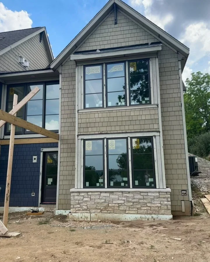 A little walk through our Lakeview Glen project 🍃☀️

Architect: @designonearchitects 
Builder: @southshorecustomhomes 

#shinglestyle #residentialdesign #buildingstories #dreamhomes #lakelife #southshorecustomhomes #design #build #sundaysitevisit