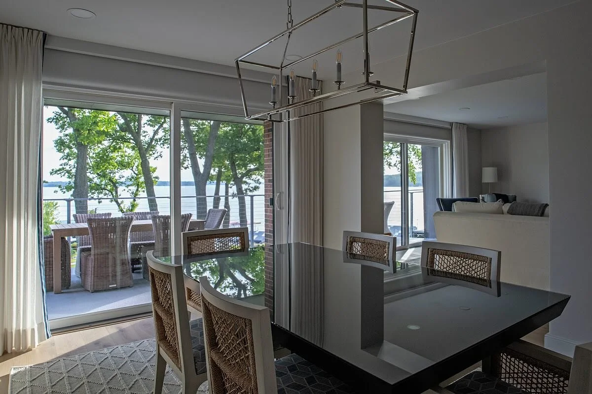 Final views from our Vista del Lago project&hellip;this was such an incredible transformation 🍃 

📐: @designonearchitects 
🛋️: @tomsprice.stores 
🪟: @draperyconnection 
📸: @nancymerkling and @cheri.osnacz 

#lakegeneva #luxurylakesideliving #ret