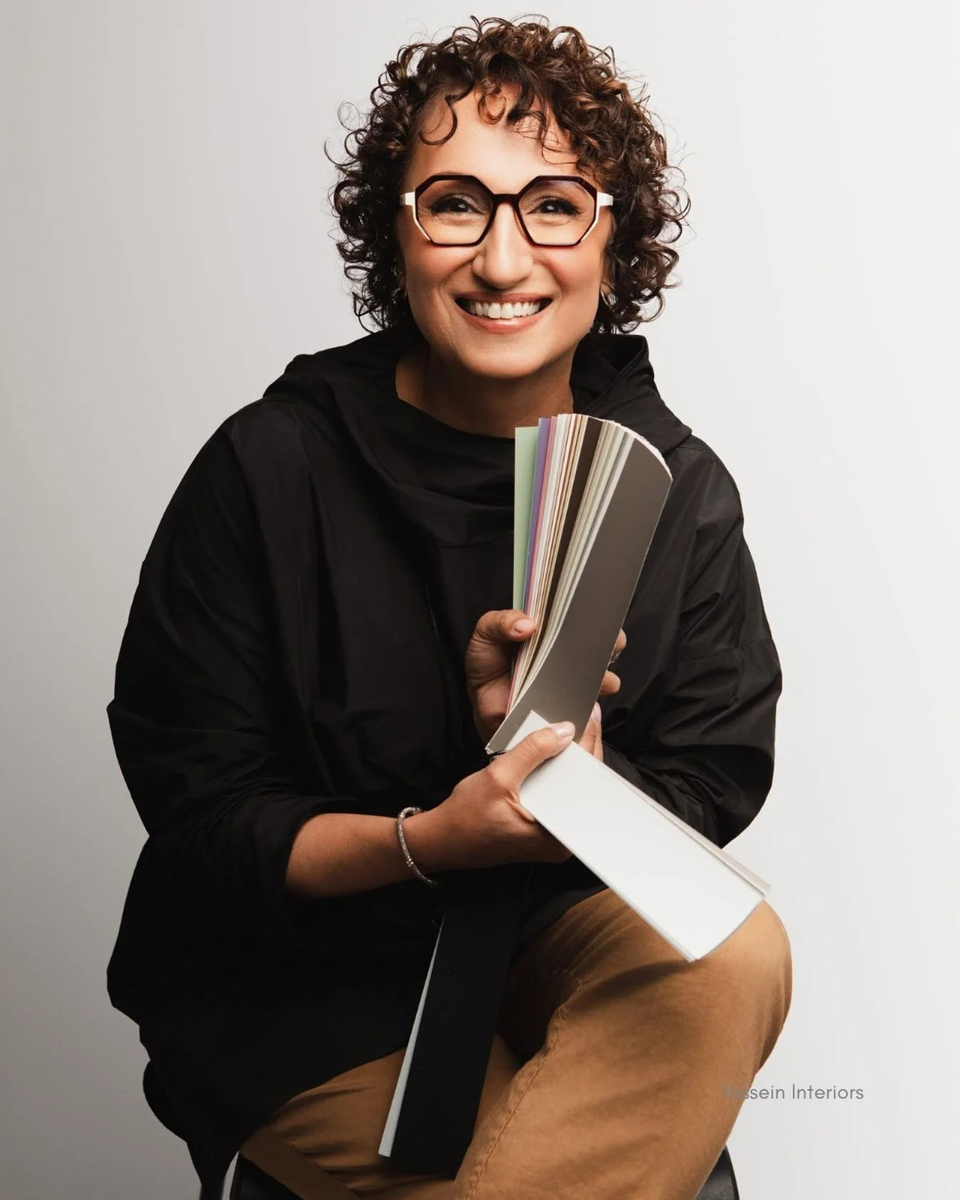 Happy Monday on this VERY cold snowy day! Harsh winter weather makes me very grateful for a comfortable, warm and well designed home&hellip;.Is that boastful because it&rsquo;s designed by yours truly 😂?

Seriously, these Canadian winters make it al