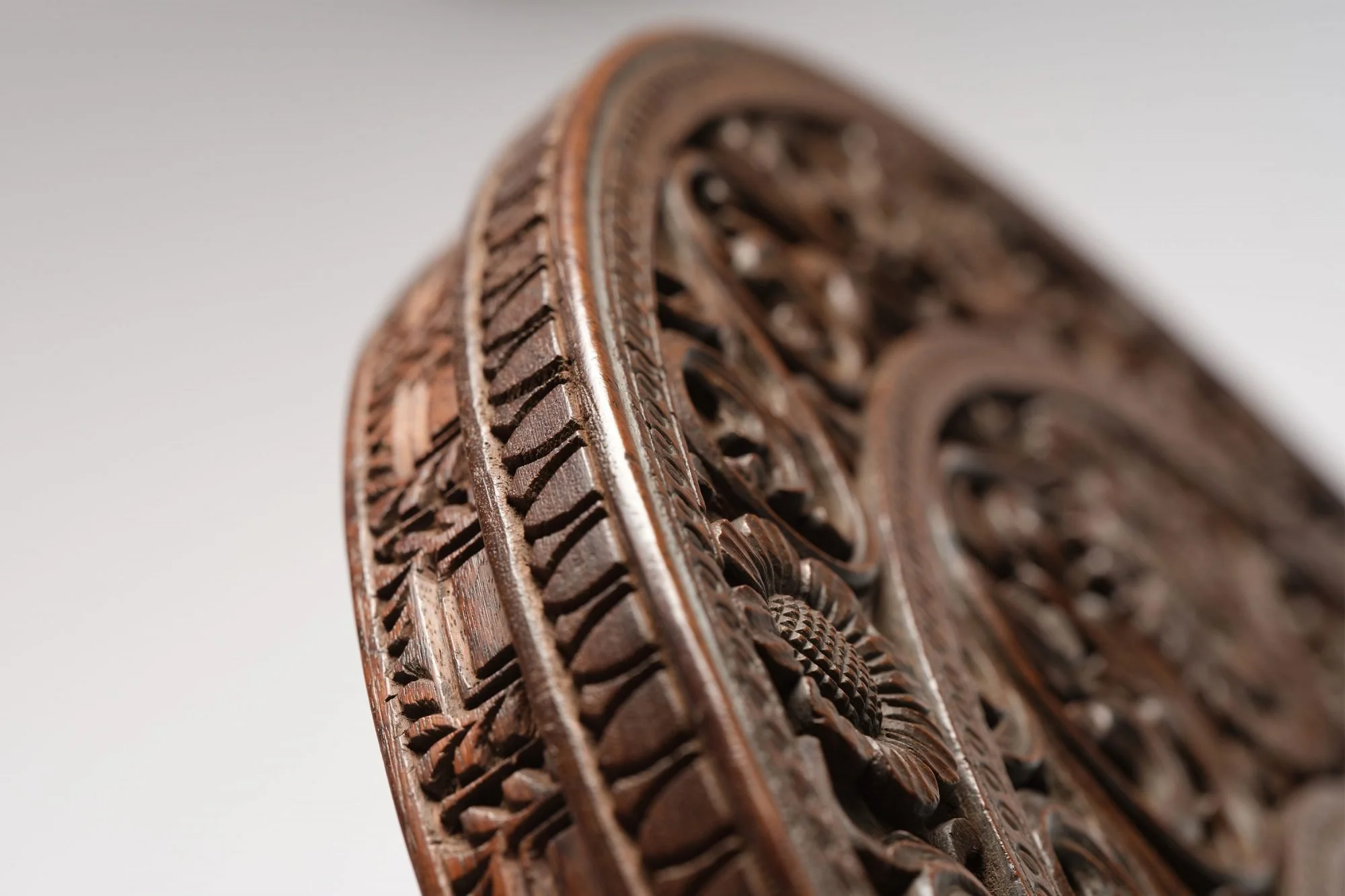 Gandharva Figure Teapoy