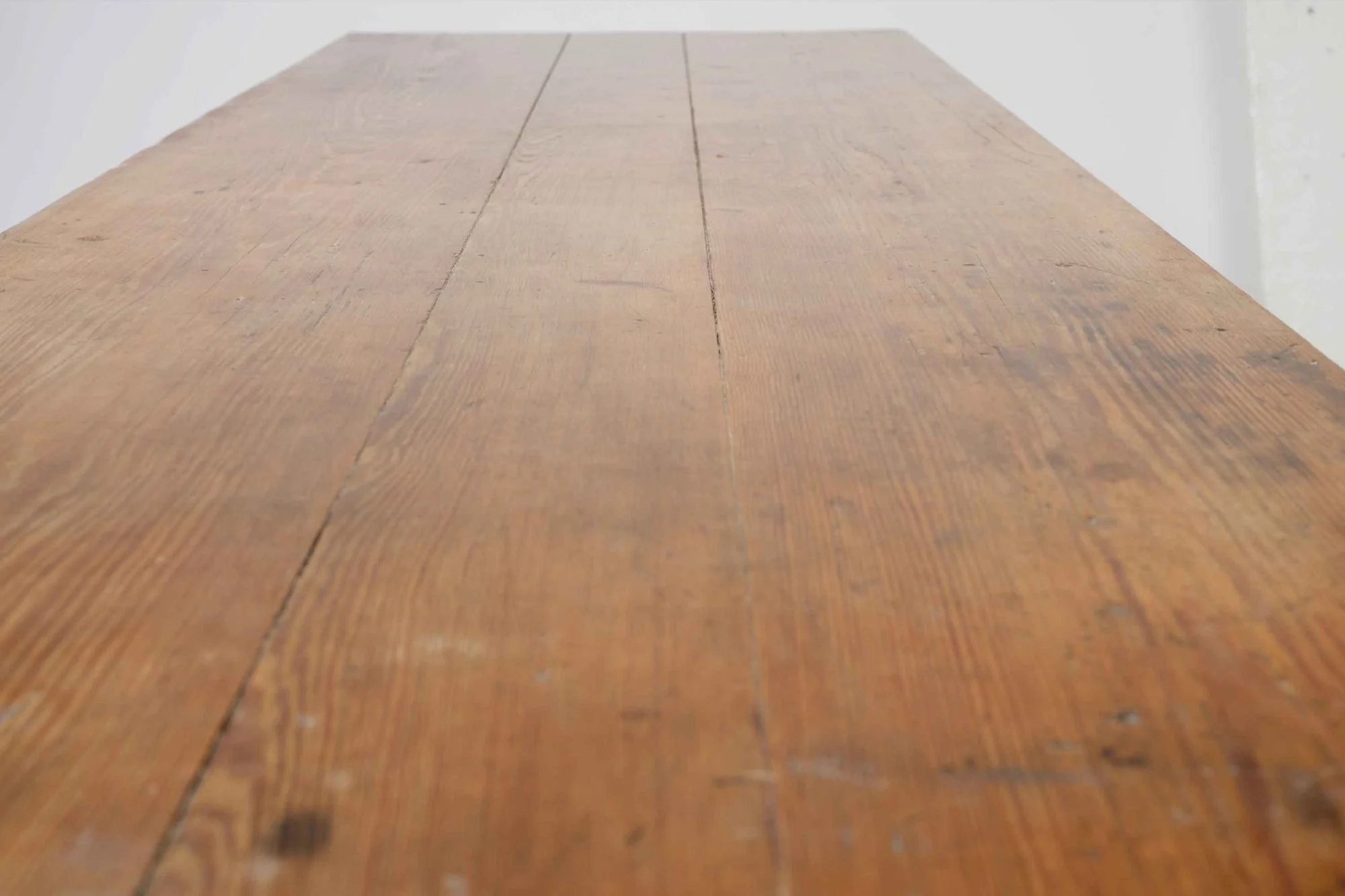 Fully Restored Unusually Long Victorian Pine ‘Bayley & Sons Of Poole’ Refectory Table, England Circa 1900.