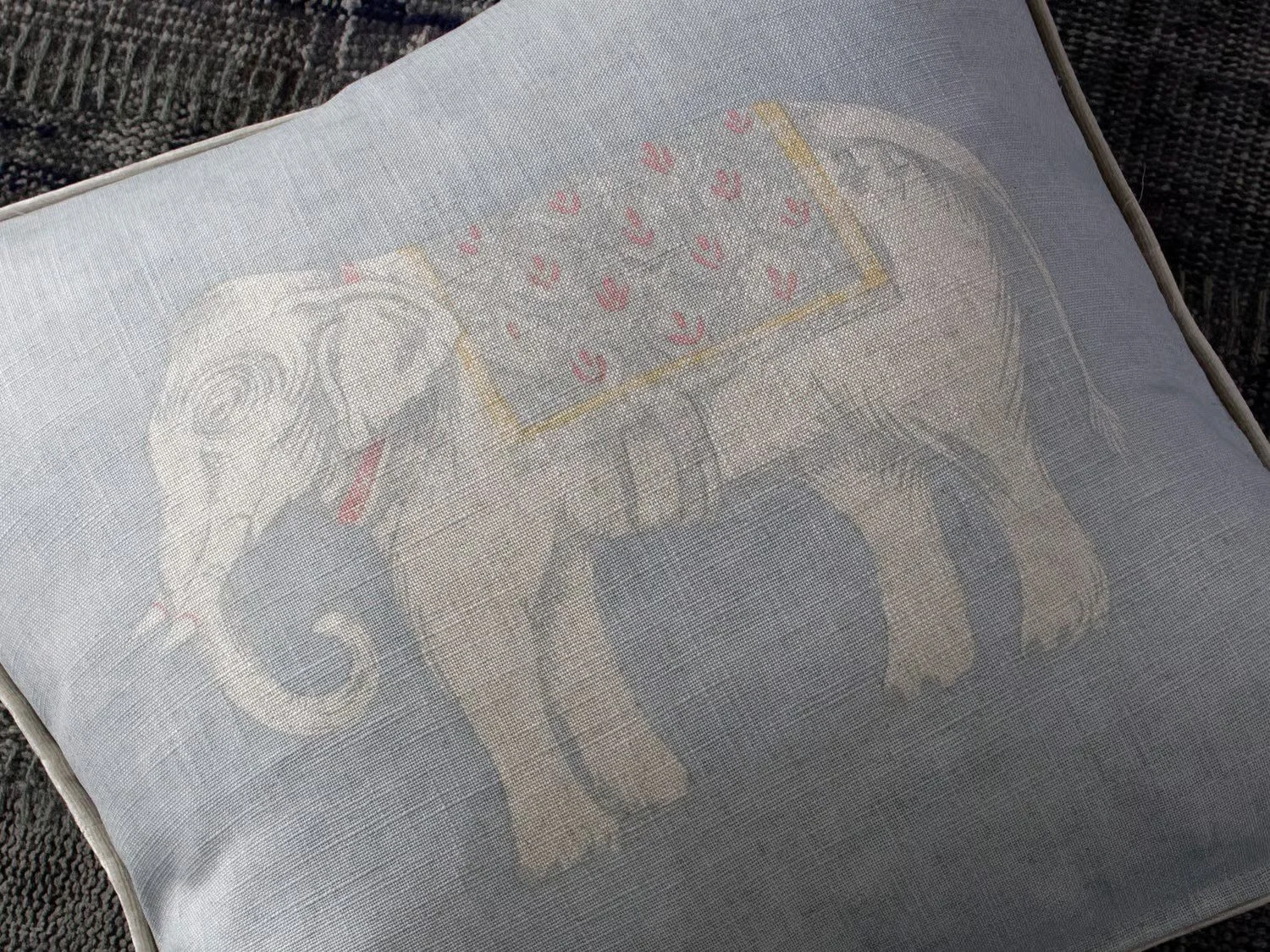 JUMBO SEAT CUSHION