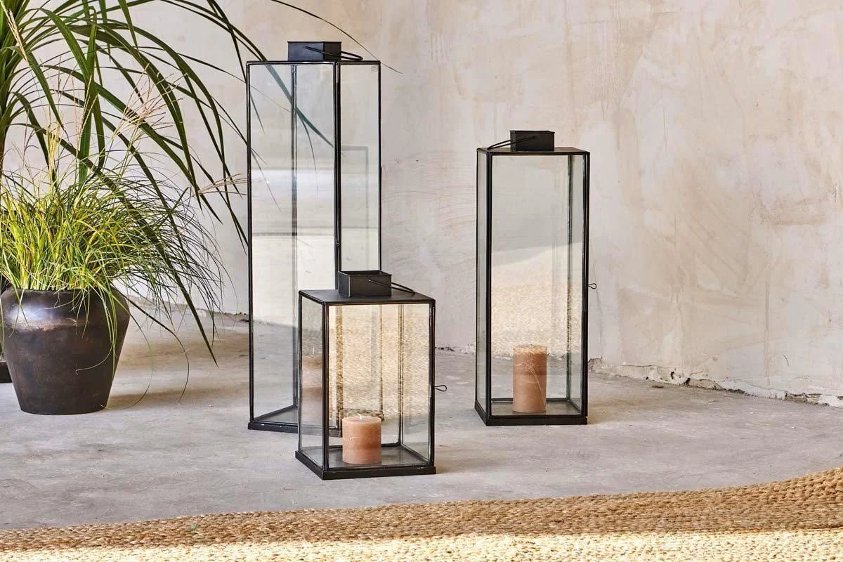 METAL & GLASS CRAFTWORK LANTERN