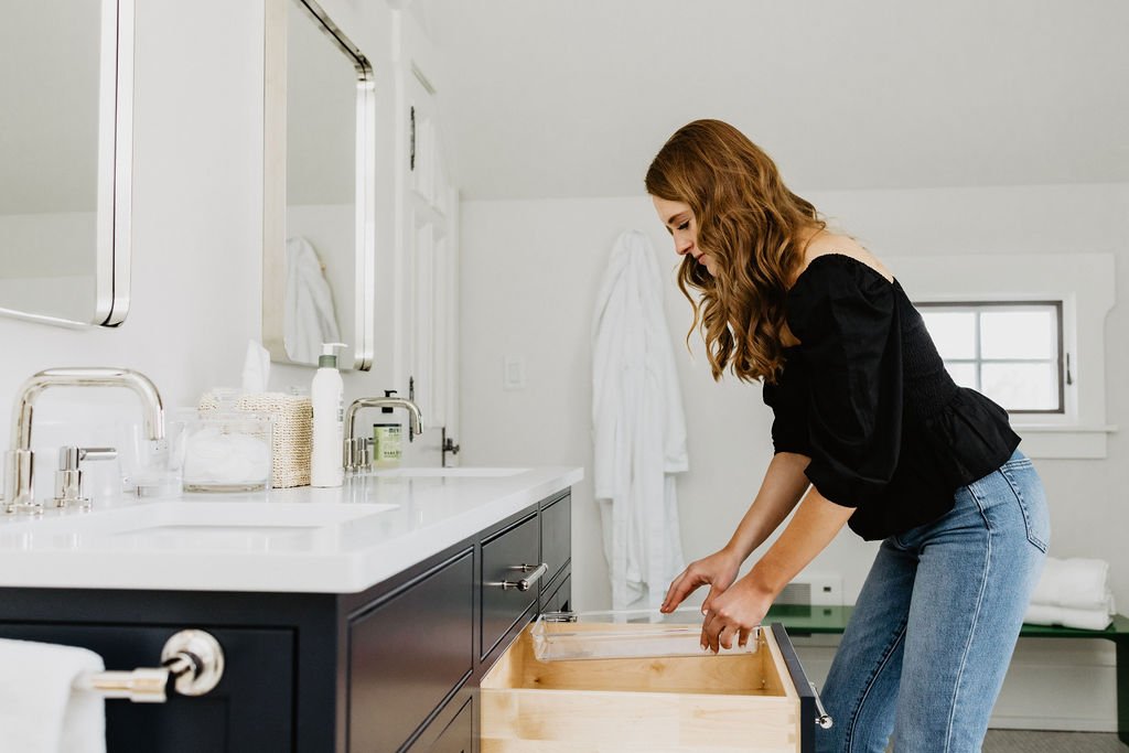 Professional Organizers vs. Cleaners: What They Do & When to Hire