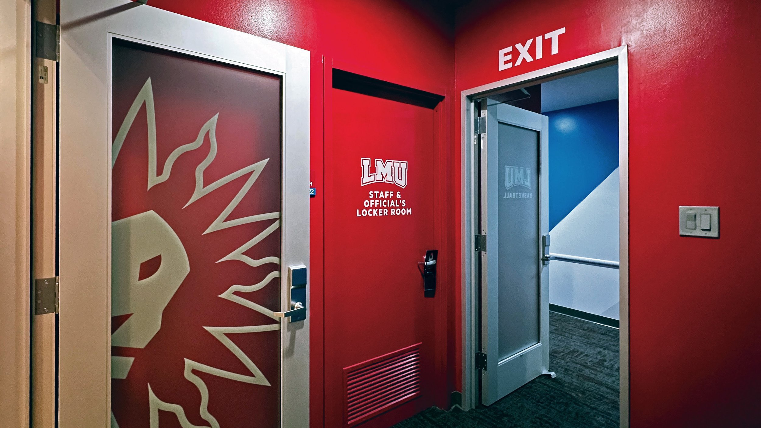 LMU_WBB_LockerRoom_Landscape_1e.jpg