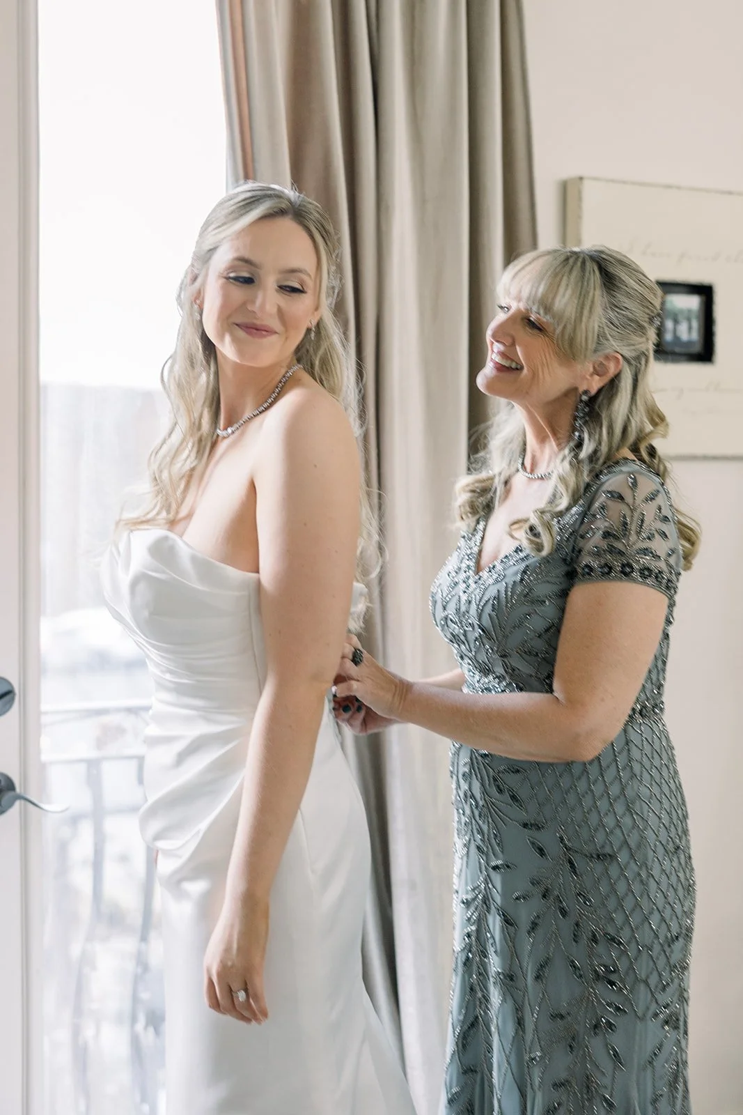 Julia & Justin_Getting Ready-64.jpg