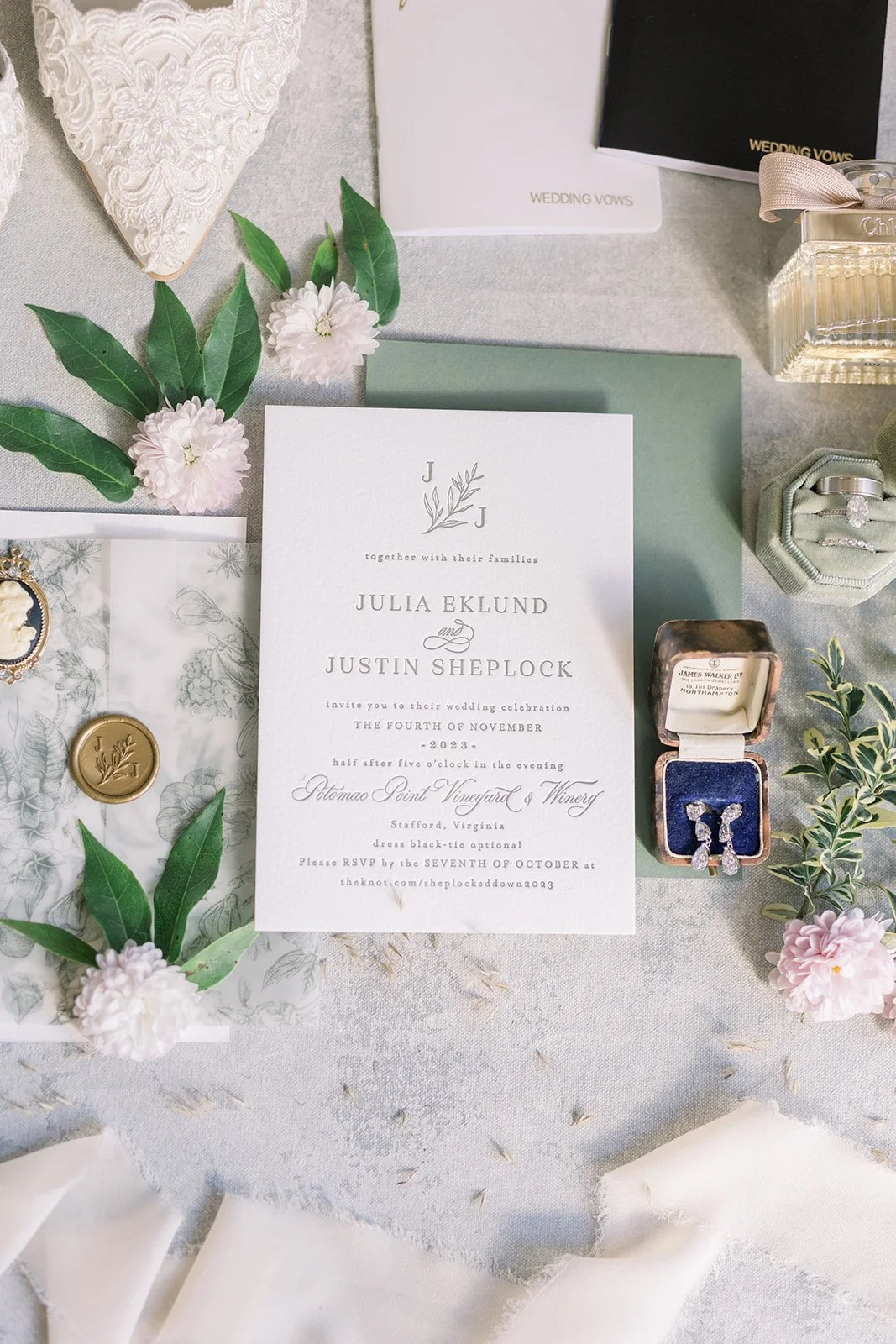 Julia & Justin_Getting Ready-4.jpg