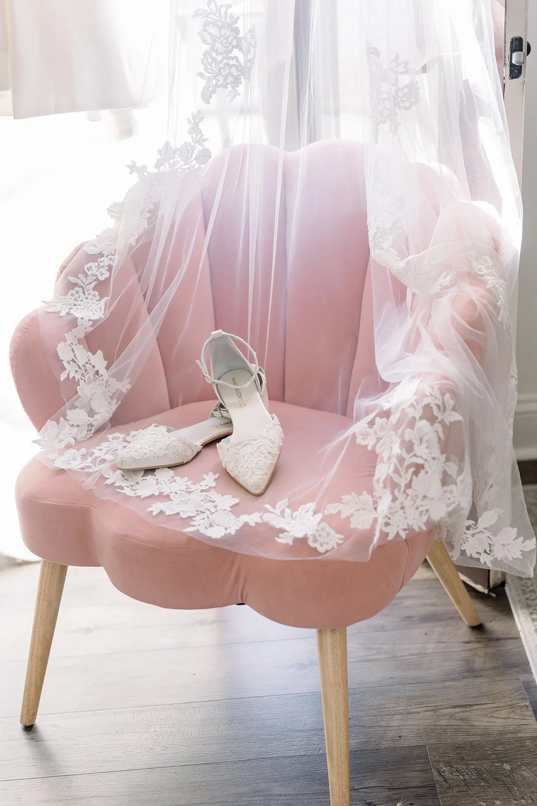 Julia & Justin_Getting Ready-17.jpg