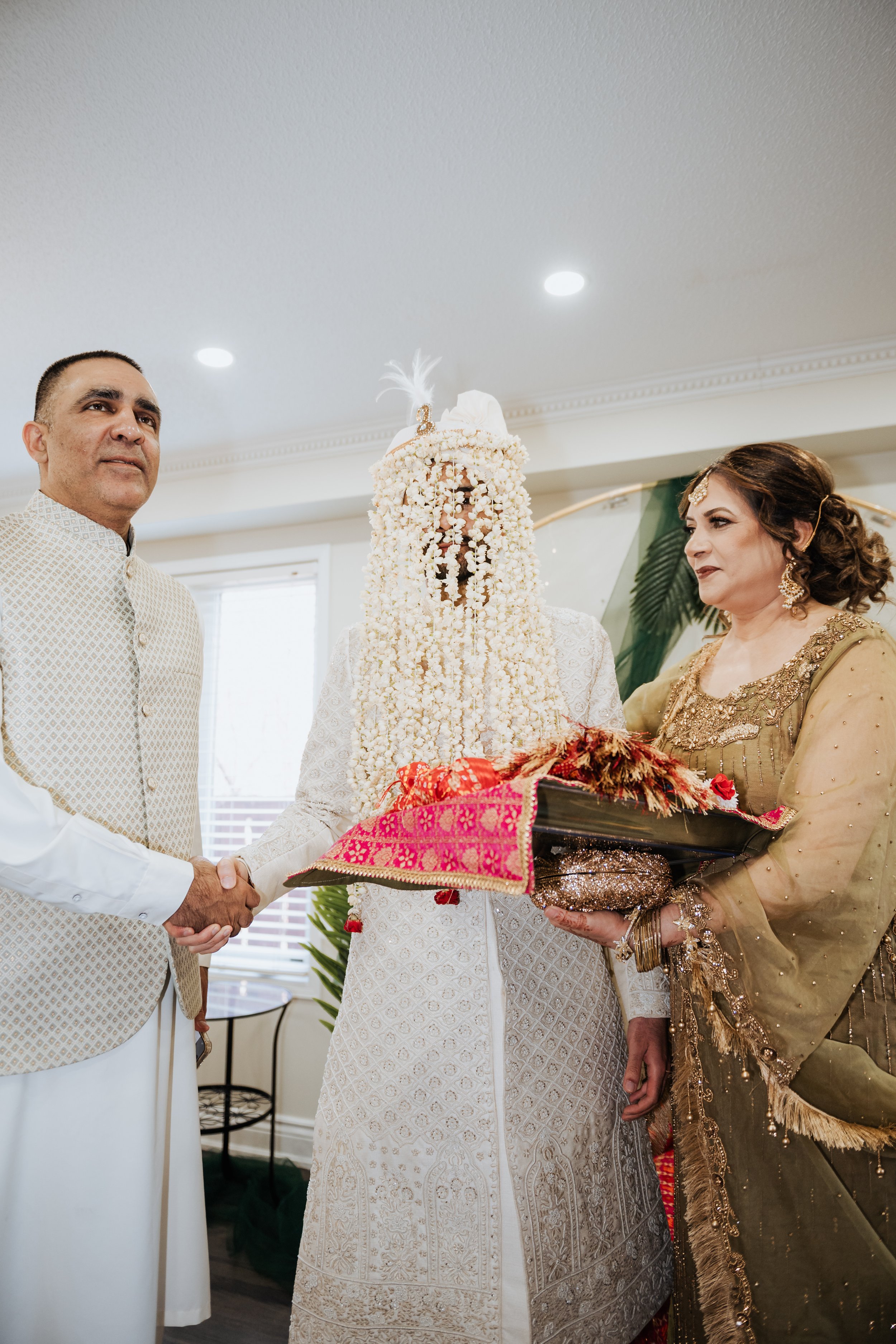Imaan&Moe-Morning Prep-377.jpg