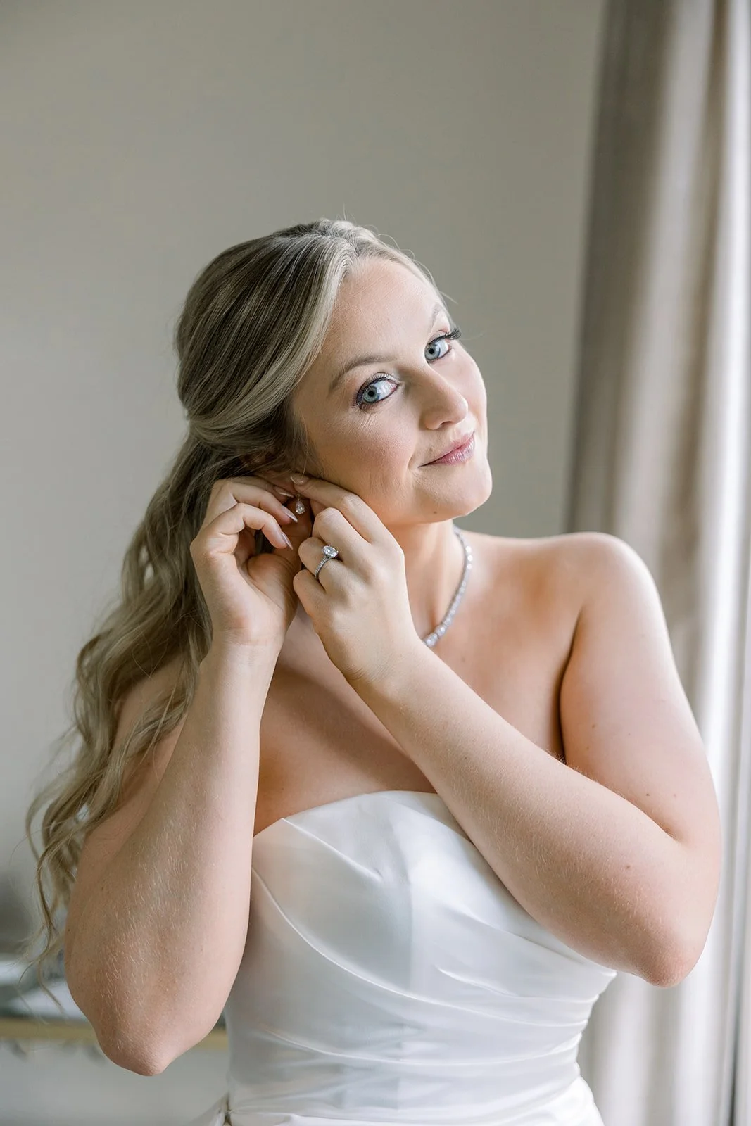 Julia & Justin_Getting Ready-85.jpg