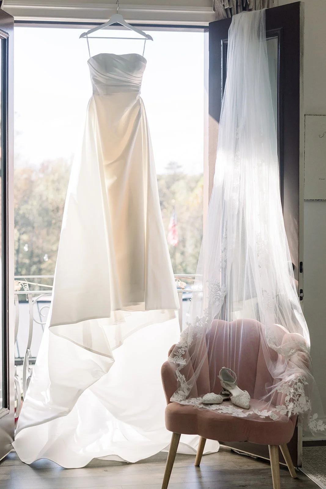 Julia & Justin_Getting Ready-16.jpg