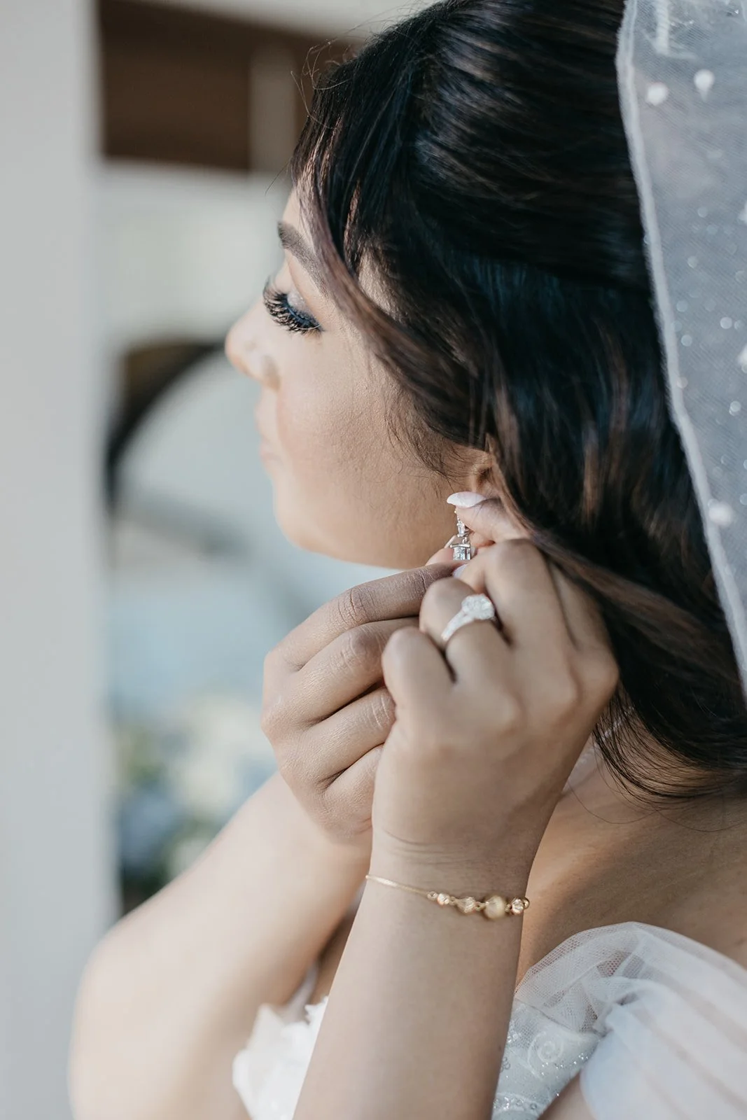 Joshua&Christine_Morning prep-44.jpg
