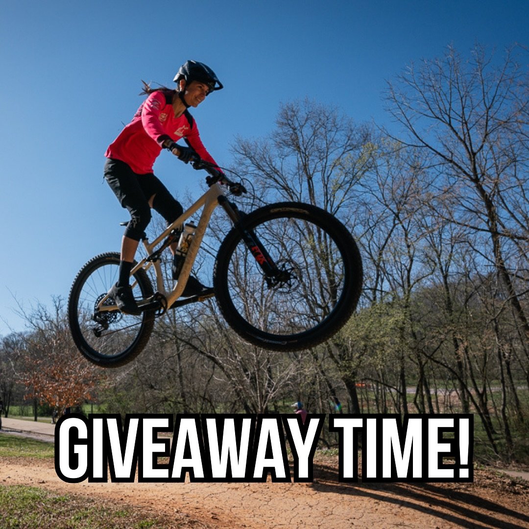 GIVEAWAY TIME! 🖤 I&rsquo;m so THANKFUL for all of you for being here! To celebrate, I&rsquo;m giving away a coaching session with me for you and a friend! 

To enter, comment and tag a riding buddy you&rsquo;re thankful for! 

2 hour coaching lesson