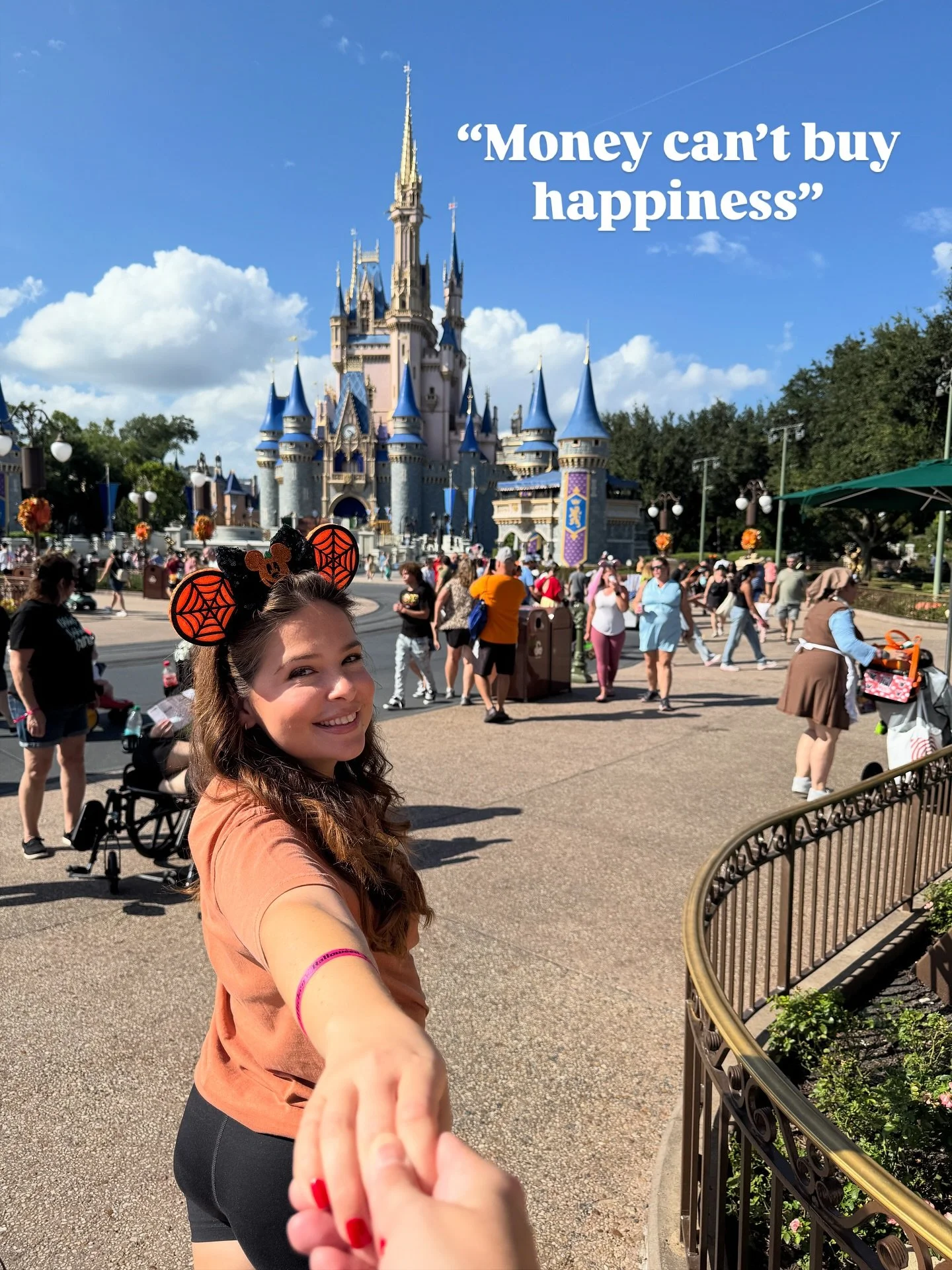 Yes it can 💖✨🏰 #disney #ijustcameforthefood #travel