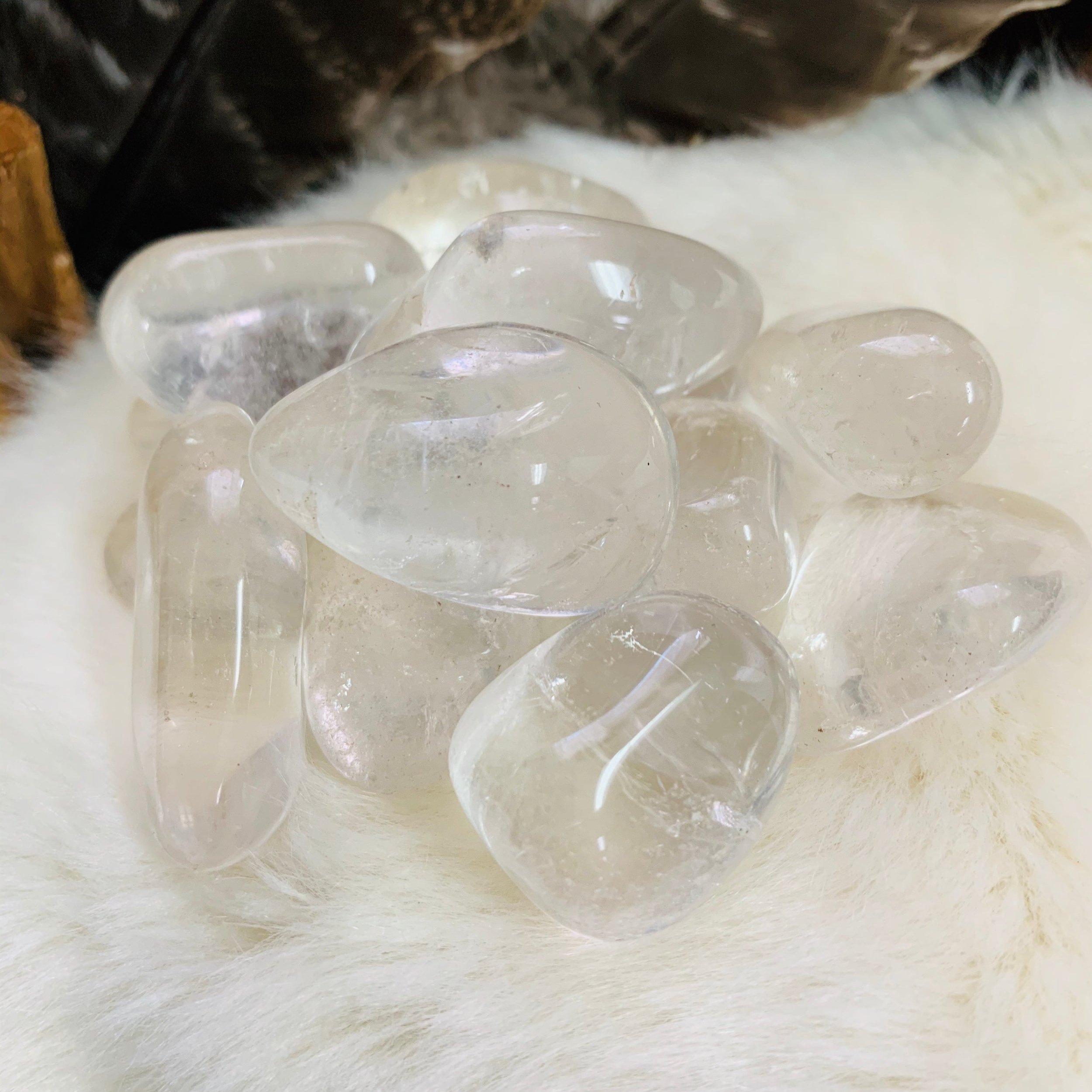 clear-quartz-tumbled-image-2.jpg