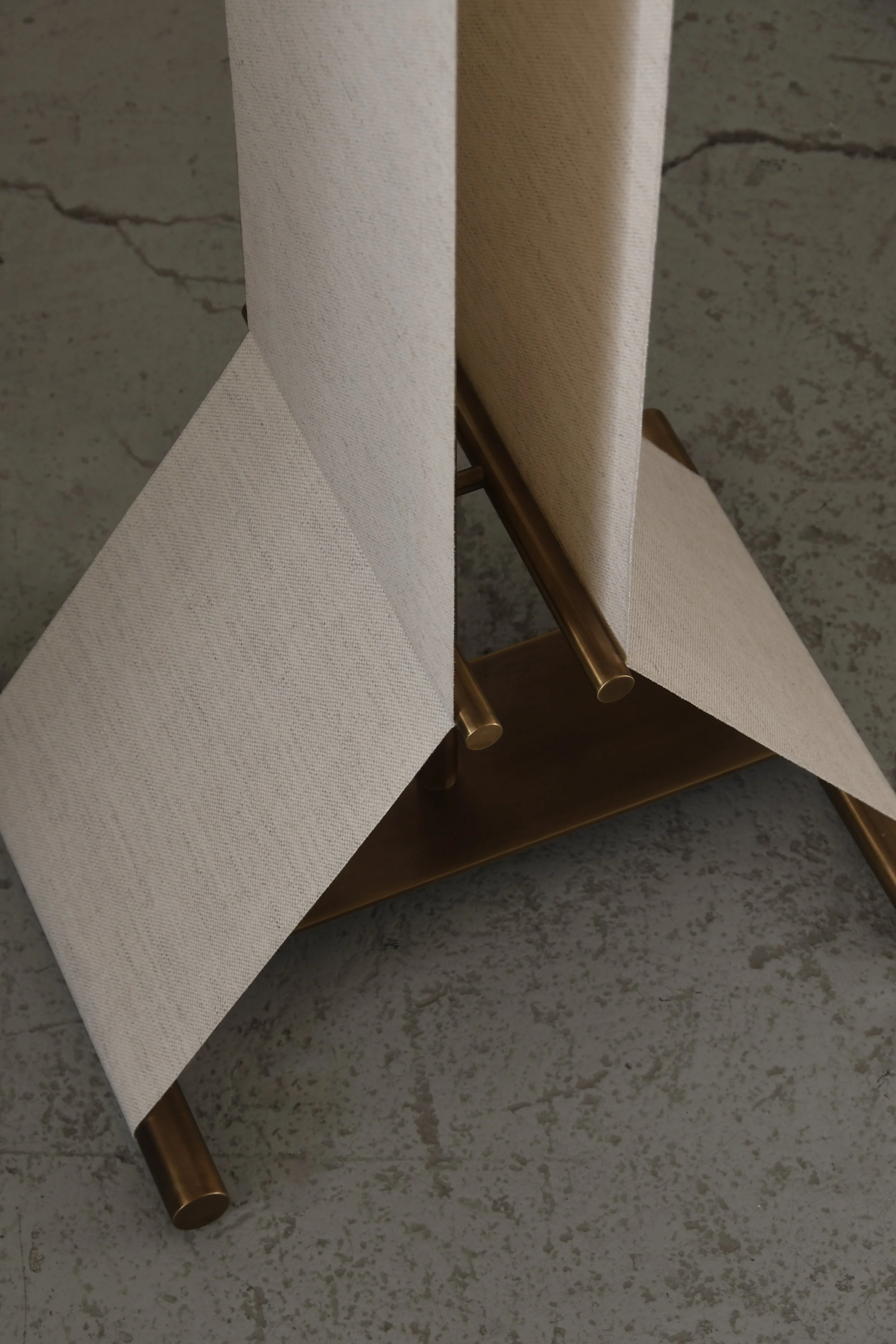 reising floor lamp detail 1(1).jpg