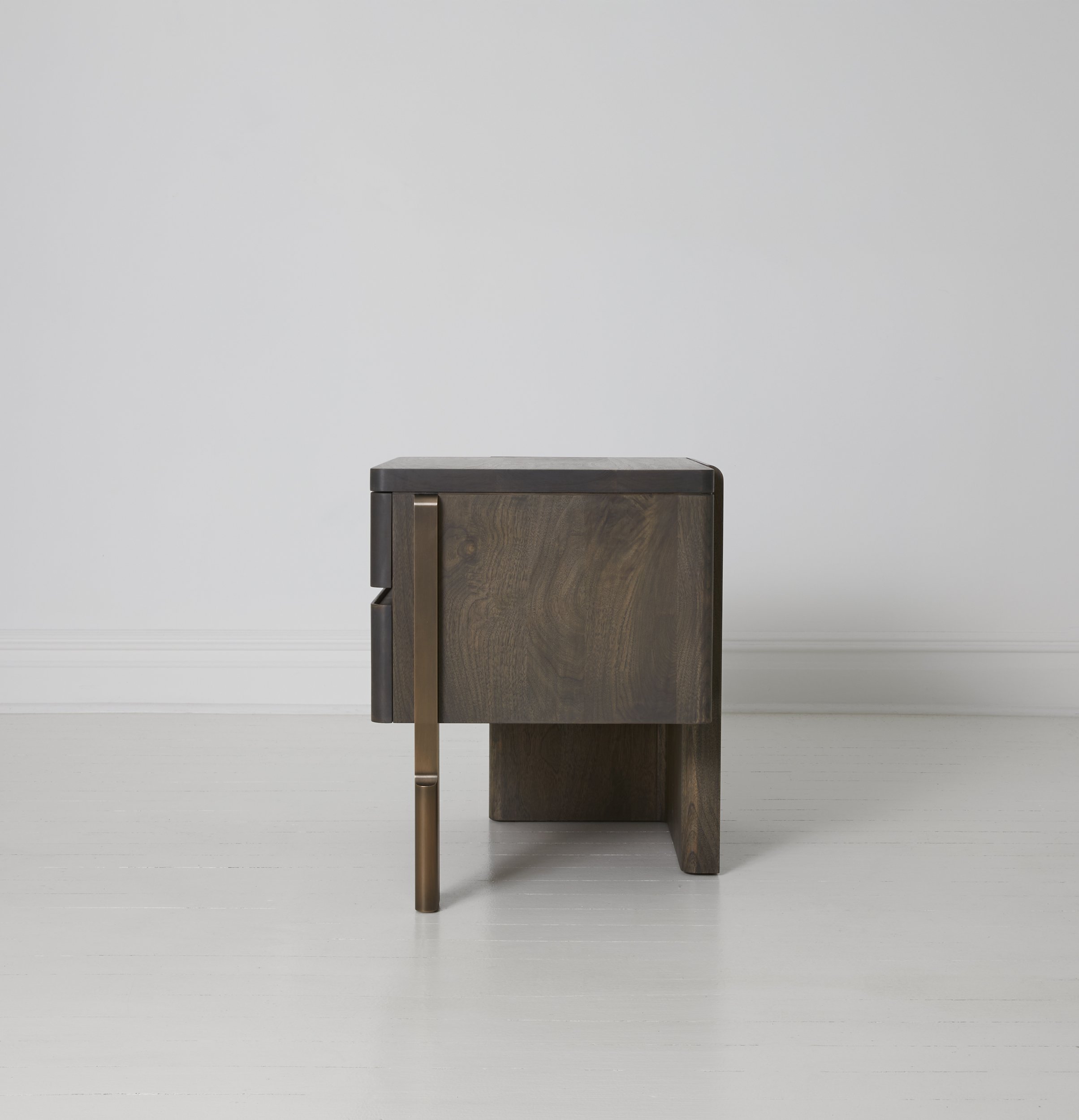 ARowley_OtrasFormas_Oct2024_5572_BronsinAblon_Marco_ret2.jpg