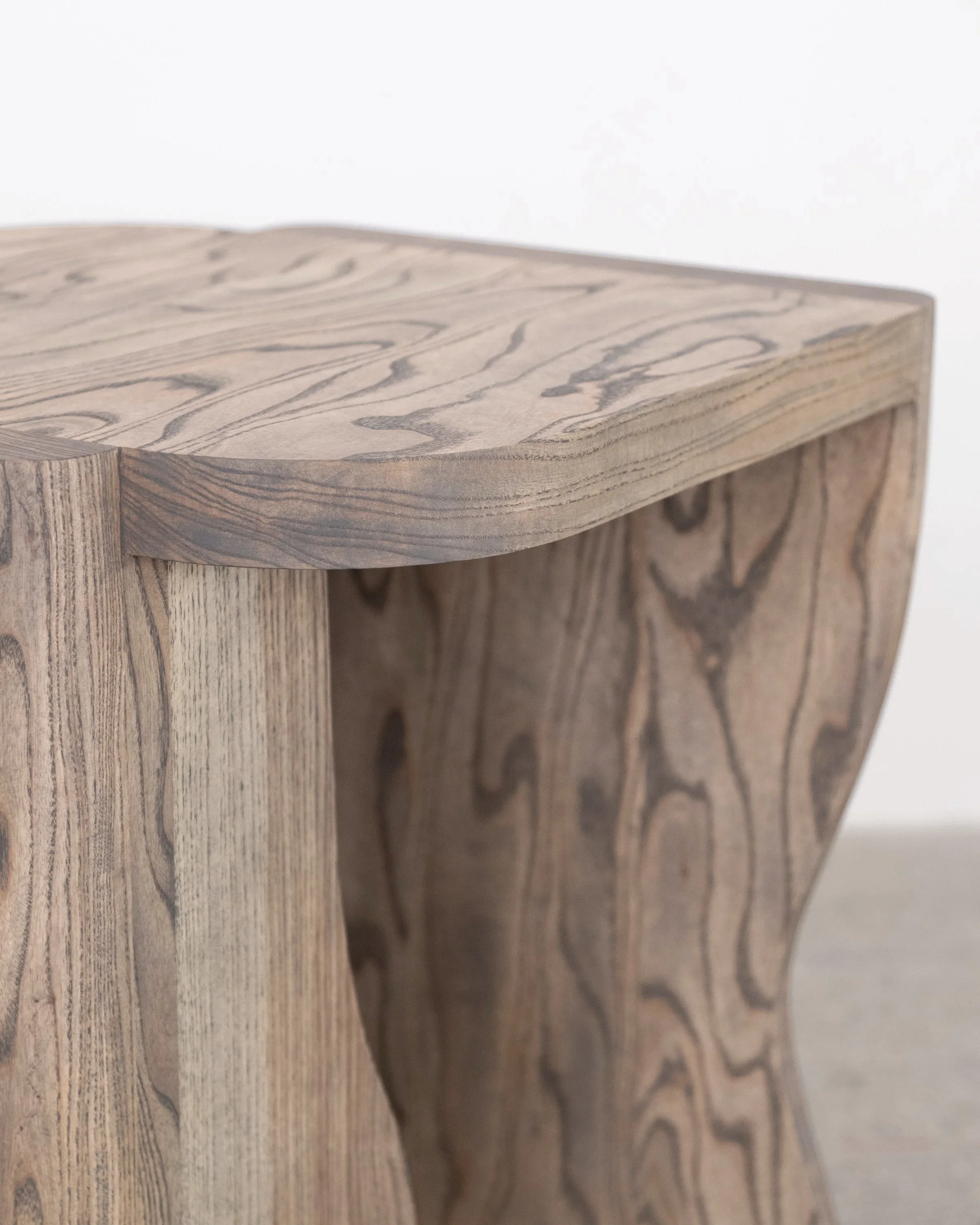 Bronsin+Ablon+-++Kestrel+Side+Table+-+Carbon+Ash+-+3000px+-+D.jpg