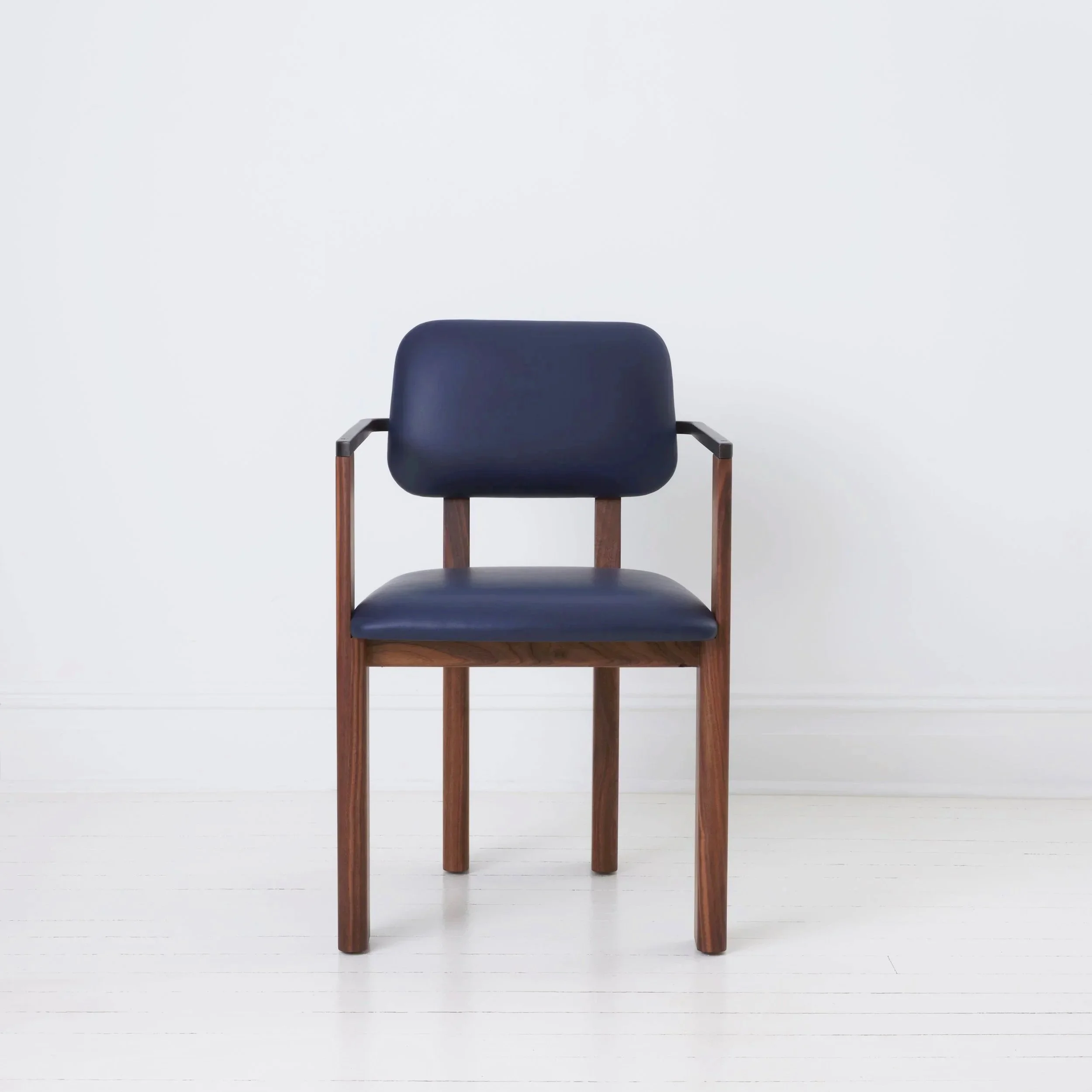 ARowley_OtrasFormas_Spring2026_4100_Unform_retAM.jpg